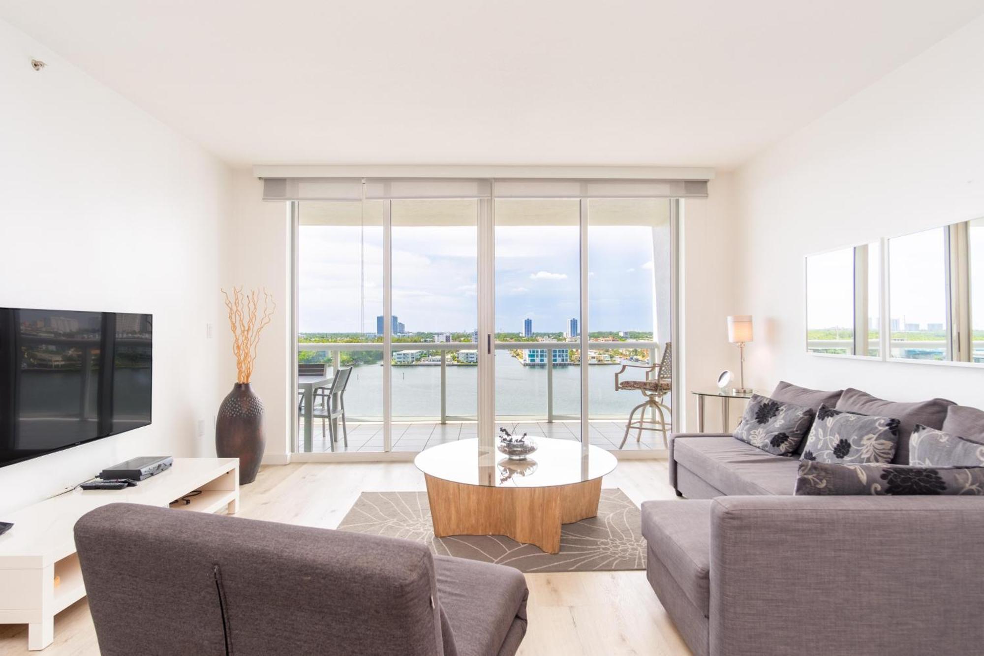 Golden Bay 103 Apartment *