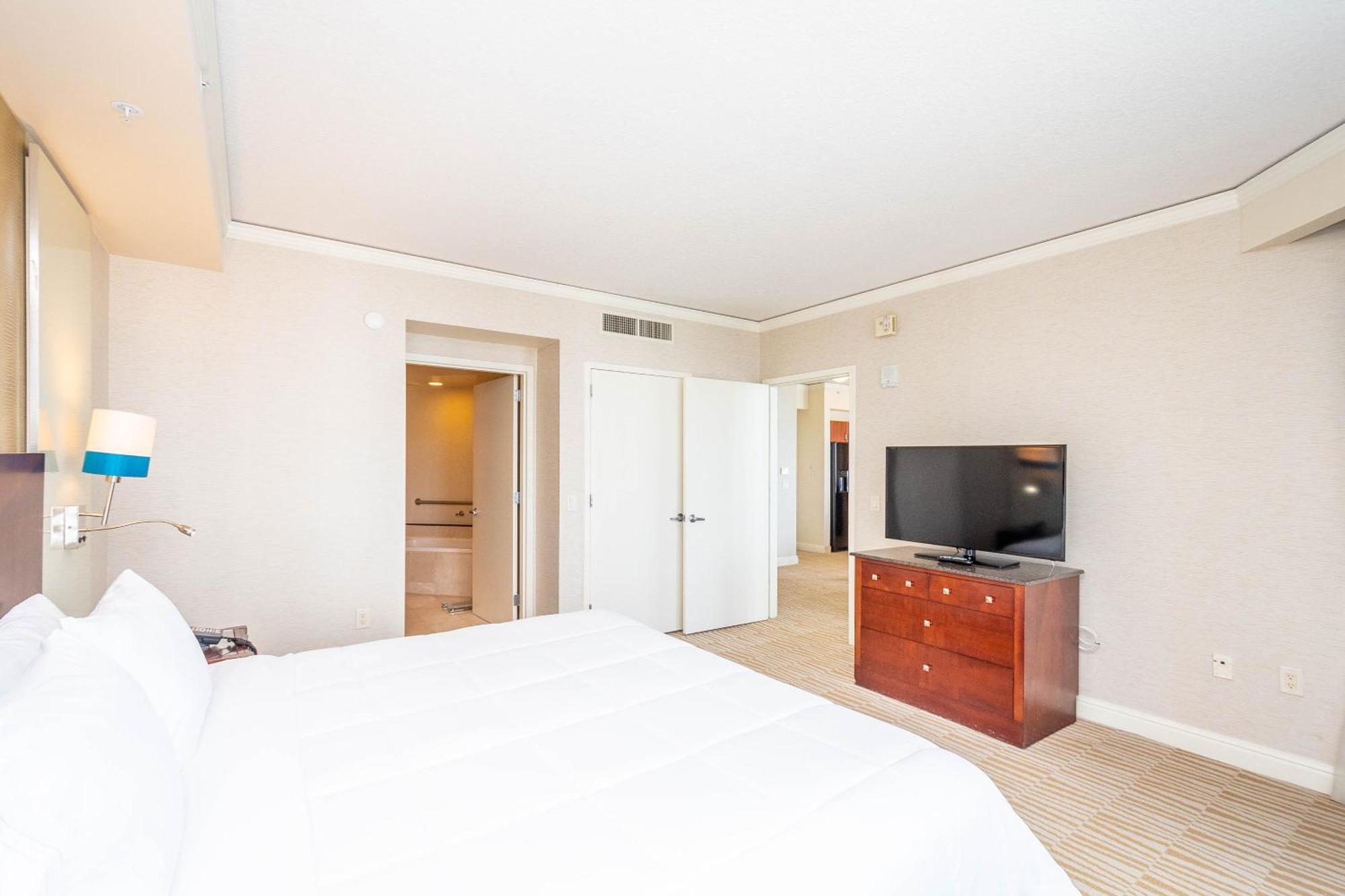 Trump Intl 2 Bedroom 1600 Sf Ocean And Bay View Apartment