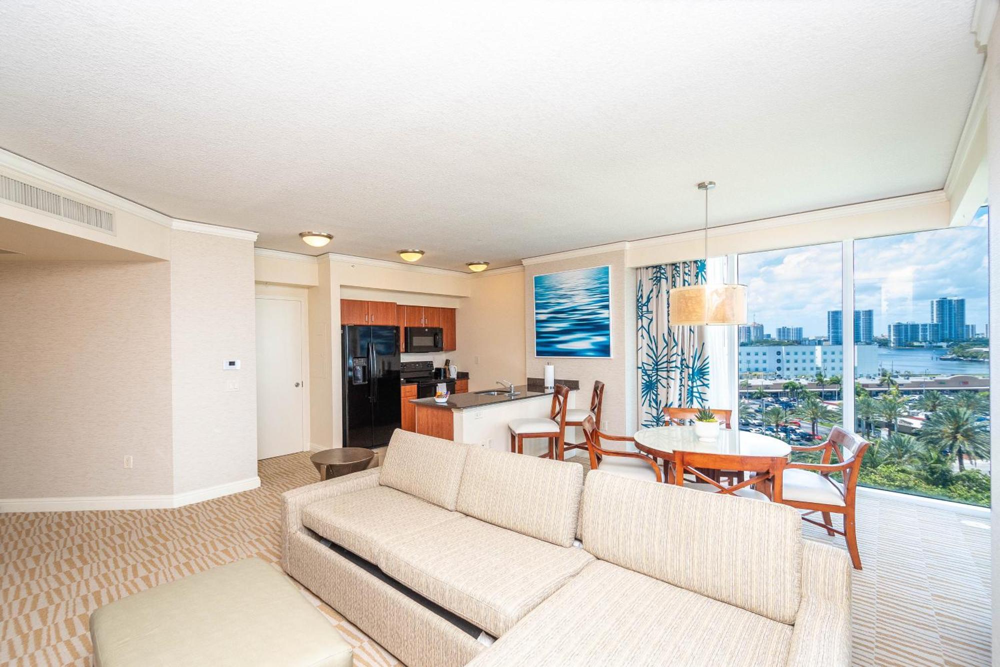 Apartment Trump Intl 2 Bedroom 1600 Sf Ocean And Bay View *
