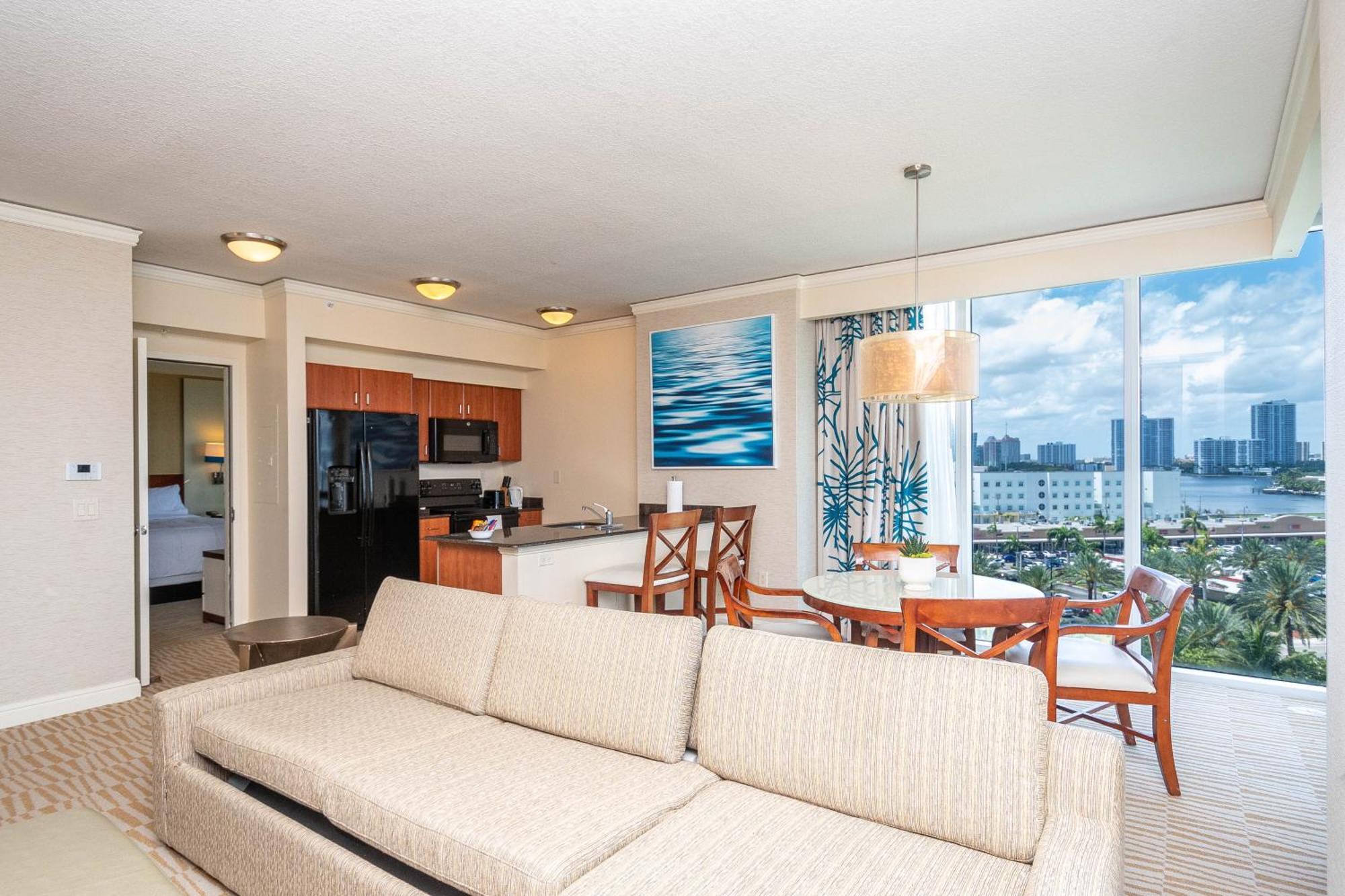 Apartment Trump Intl 2 Bedroom 1600 Sf Ocean And Bay View Miami Beach