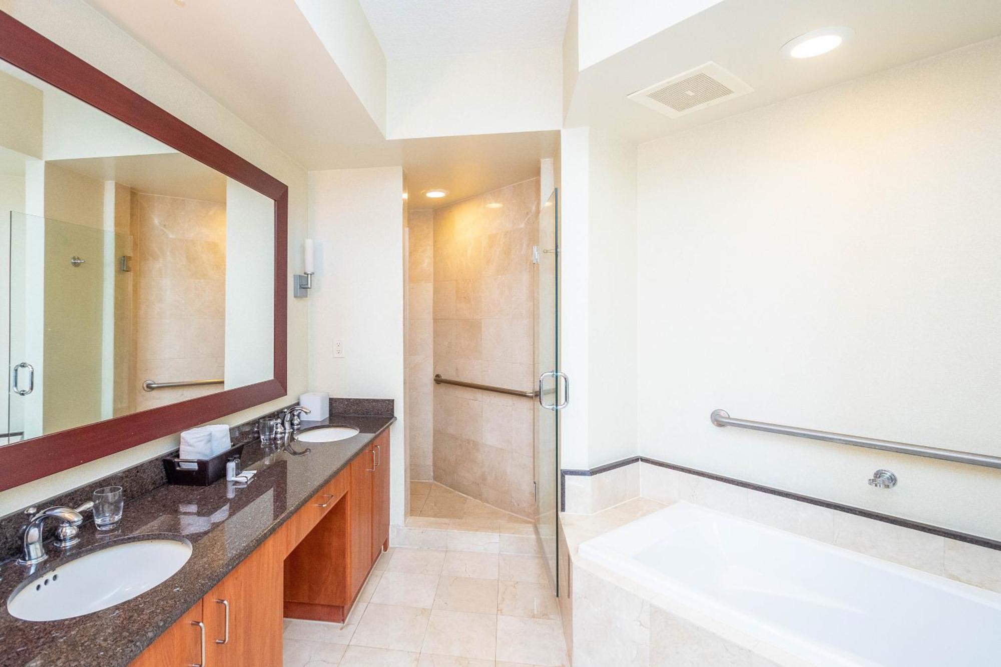Apartment Trump Intl 2 Bedroom 1600 Sf Ocean And Bay View *
