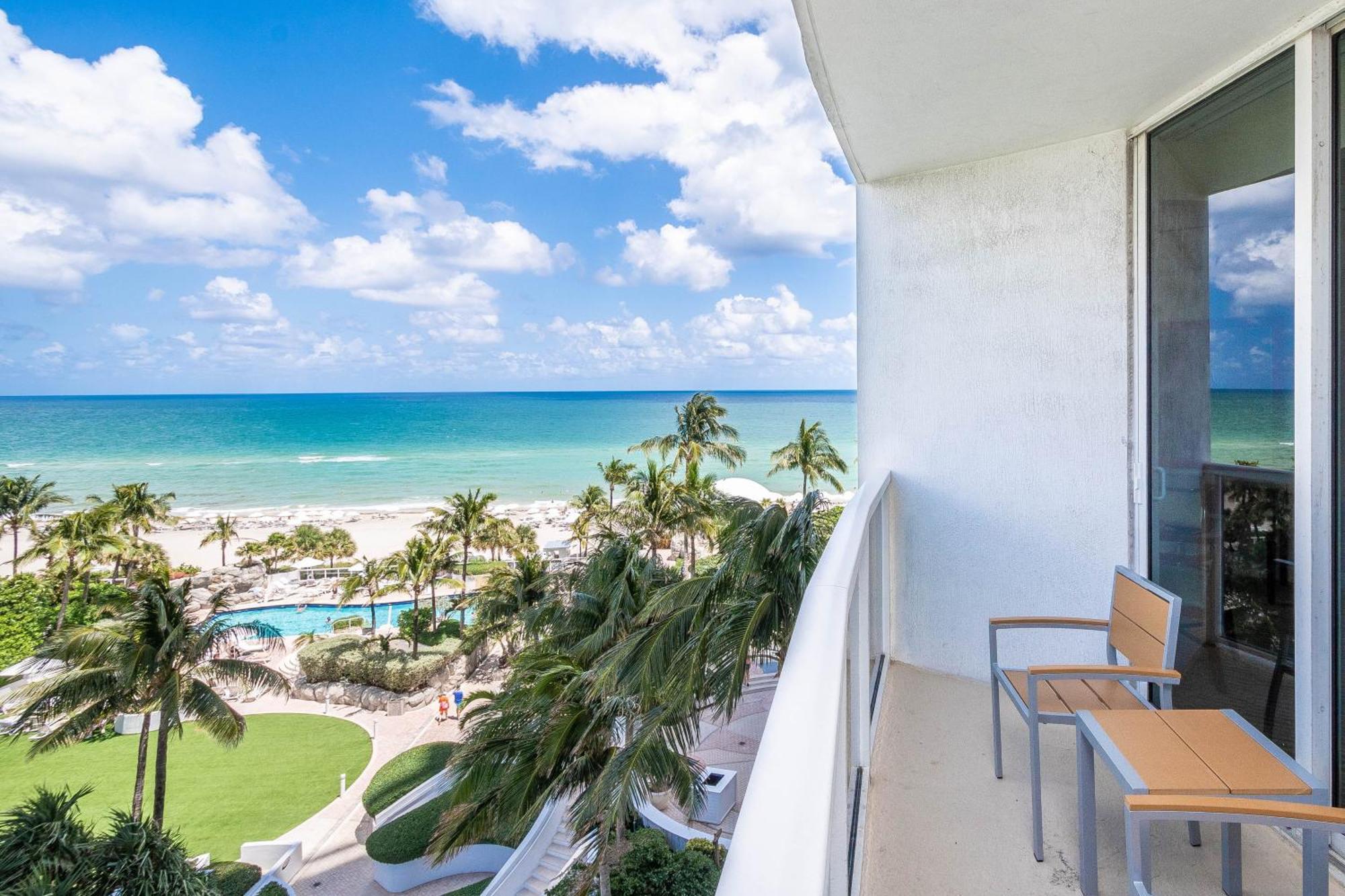 Trump Intl 2 Bedroom 1600 Sf Ocean And Bay View Apartment *