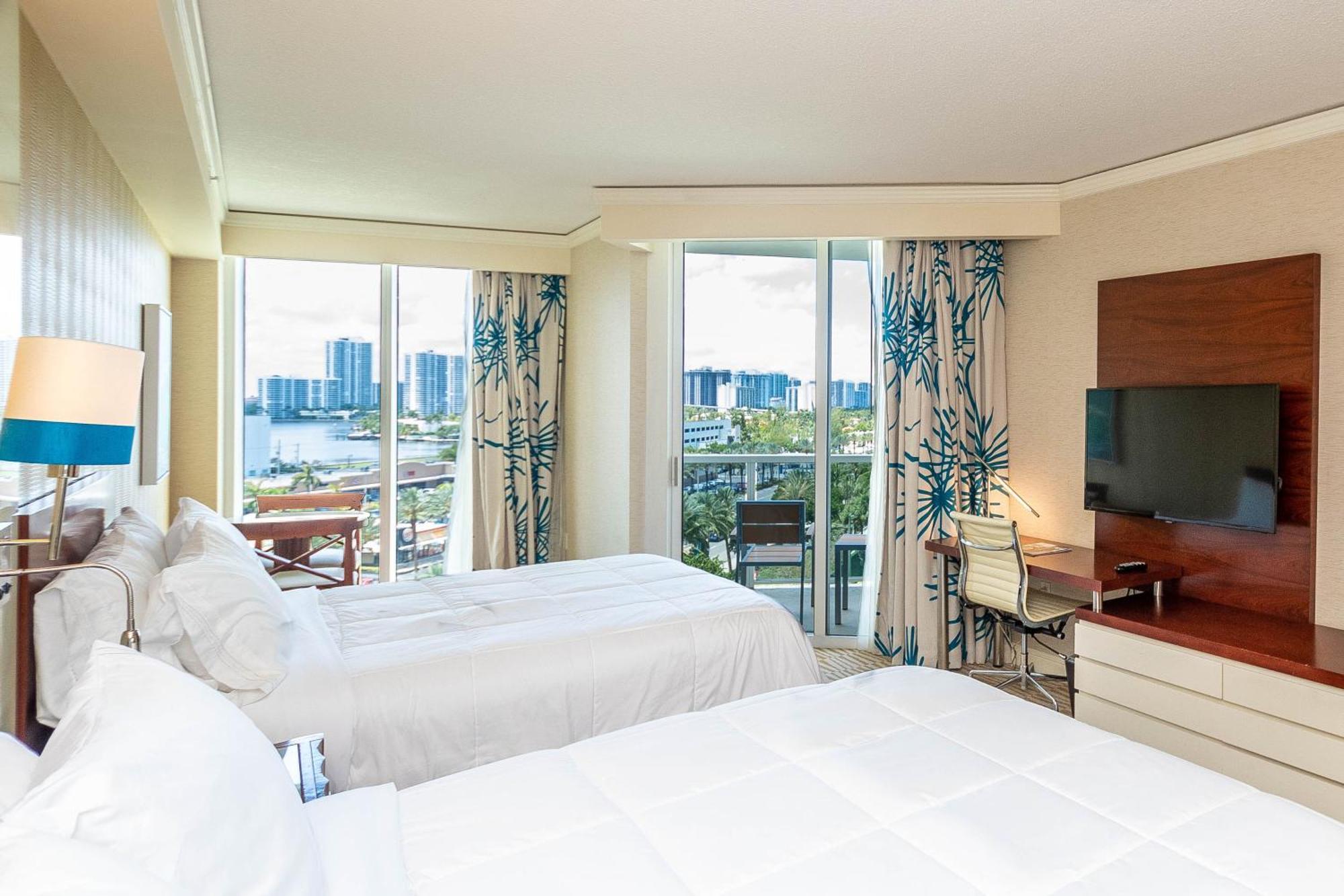 Trump Intl 2 Bedroom 1600 Sf Ocean And Bay View * Miami Beach