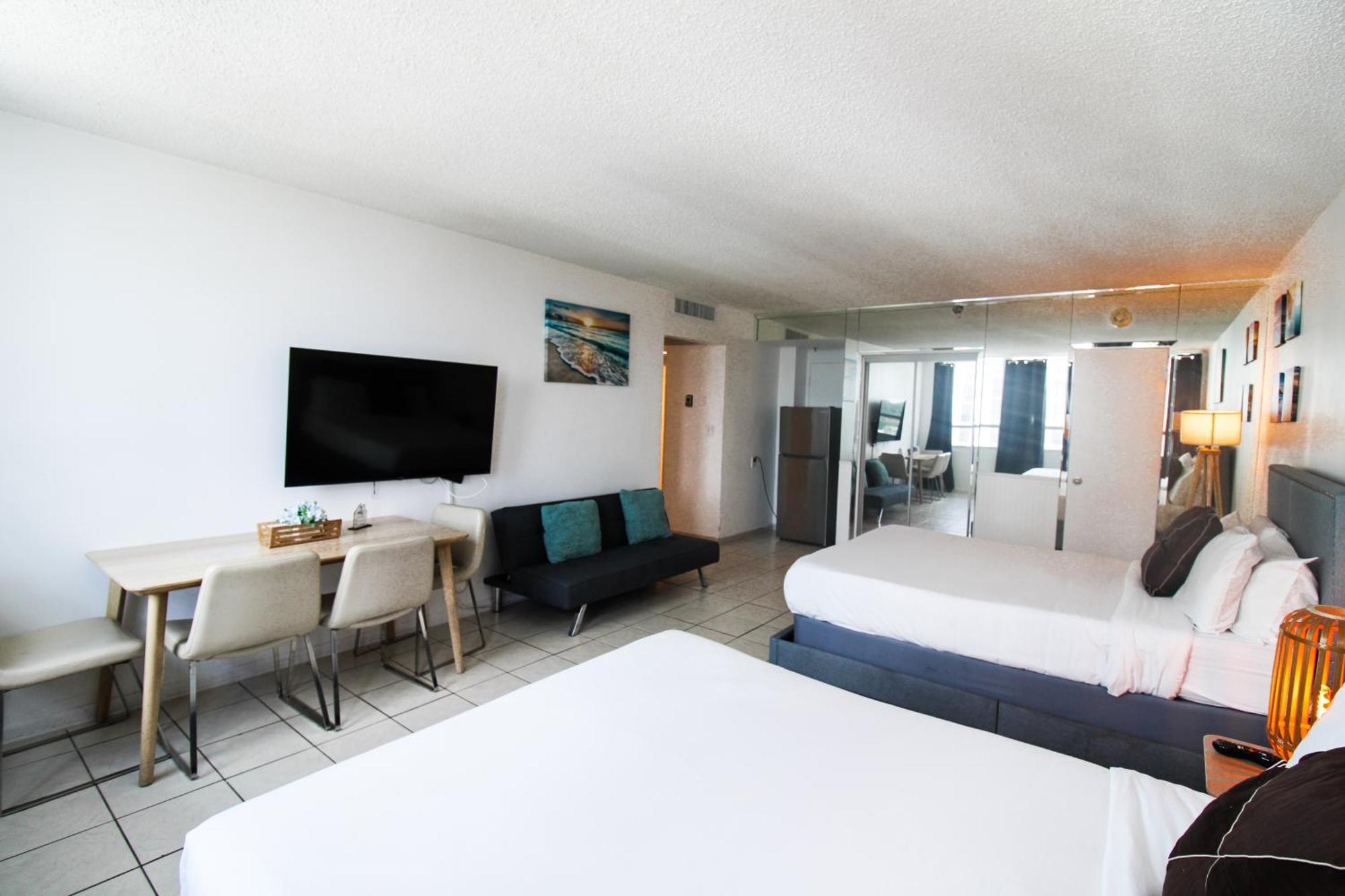 Castle 1205 Beachfront With Free Parking, Access, Pool, Tennis *