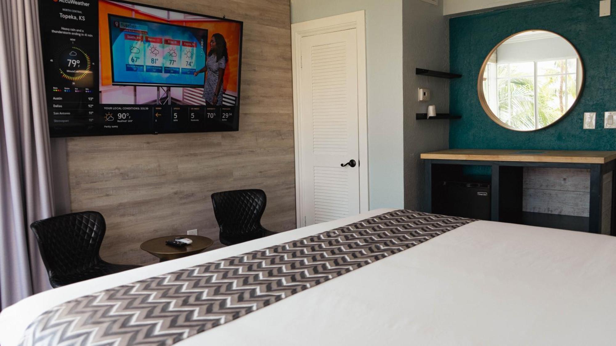 Colony Hotel 3*