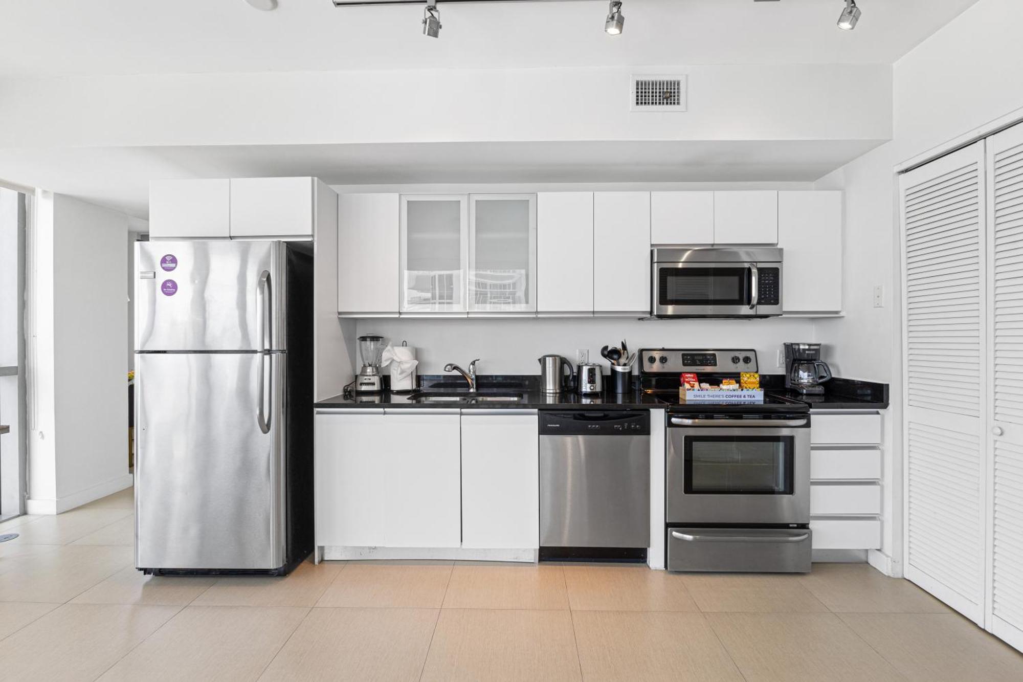 Apartment Dharma Miami At Monte Carlo