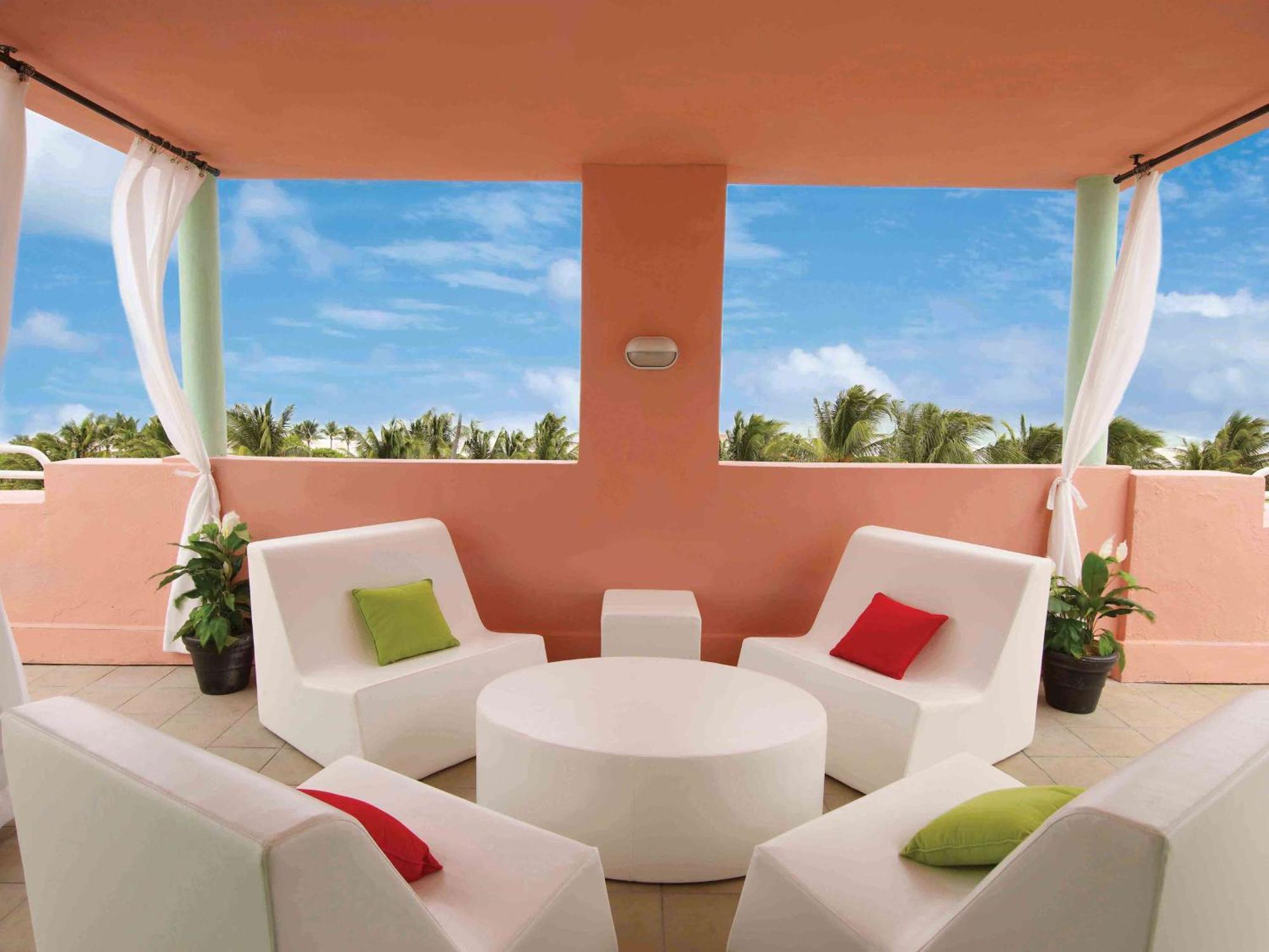 Hilton Vacation Club Crescent On South Miami Hotel