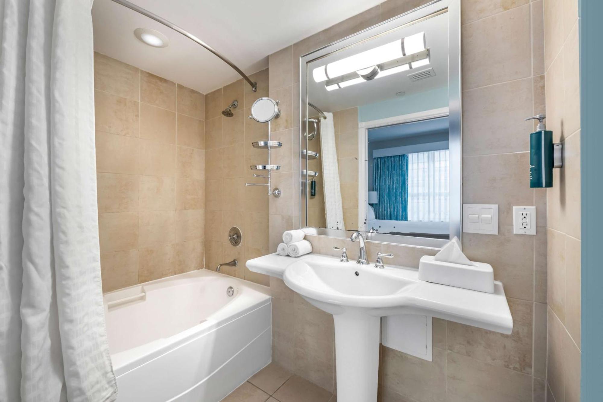 Hilton Vacation Club Crescent On South Miami 3*