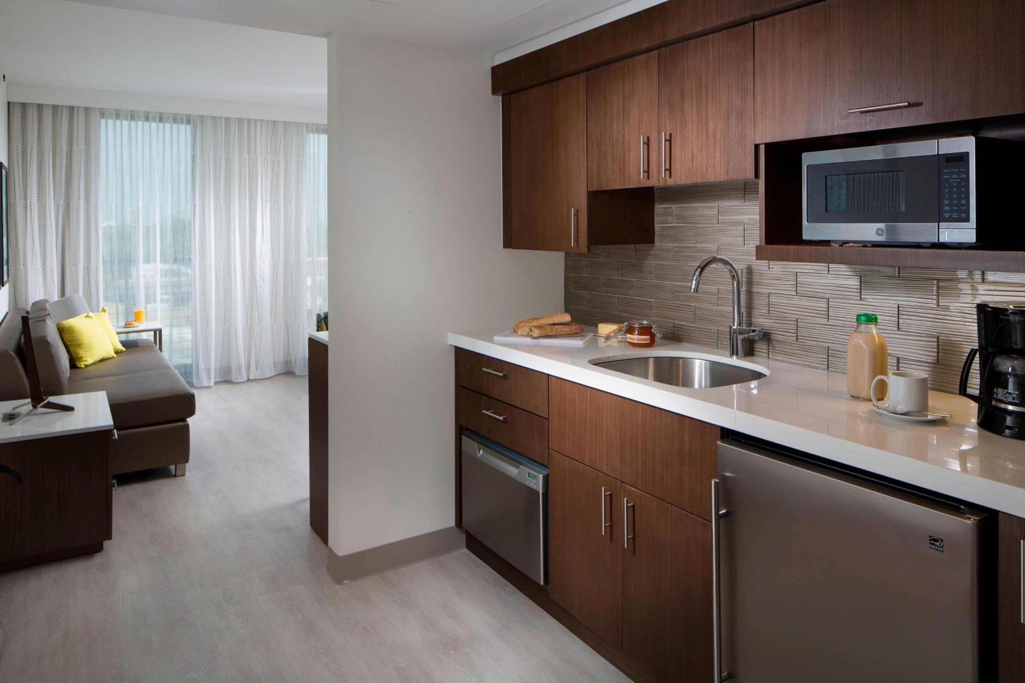By Marriott Miami South 3*