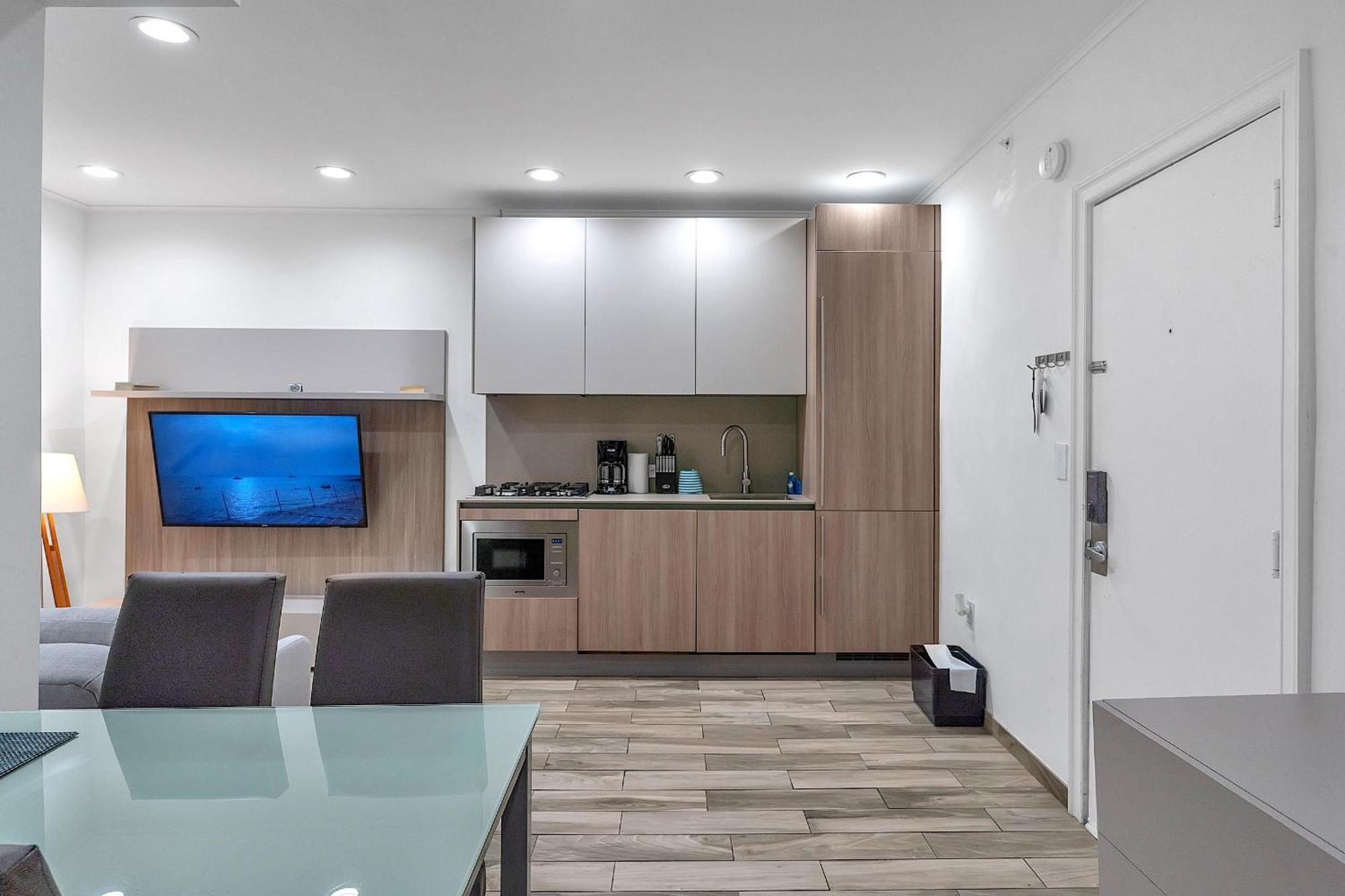 Apartment South Sofi With Direct Beach, Chairs, And Umbrella Access Miami Beach