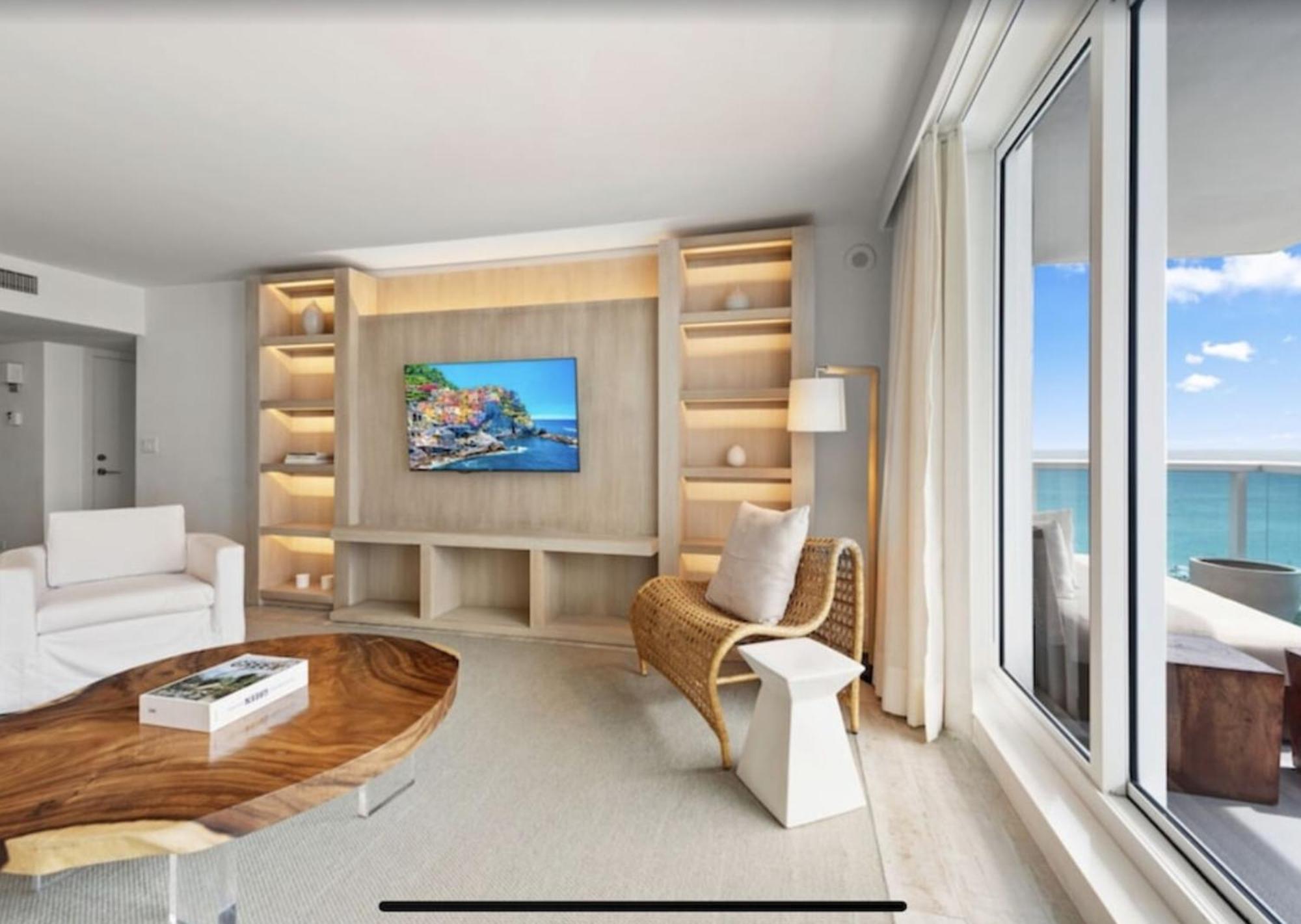 Aparthotel 1 & Homes Miami Oceanfront By Joe Semary *