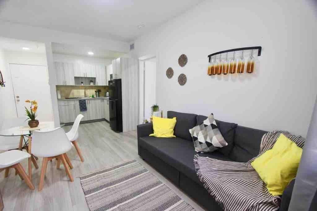Modern And Cozy Steps From The Apartment Miami Beach