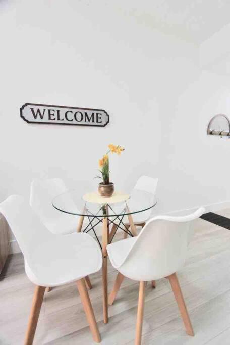Modern And Cozy Steps From The Apartment *