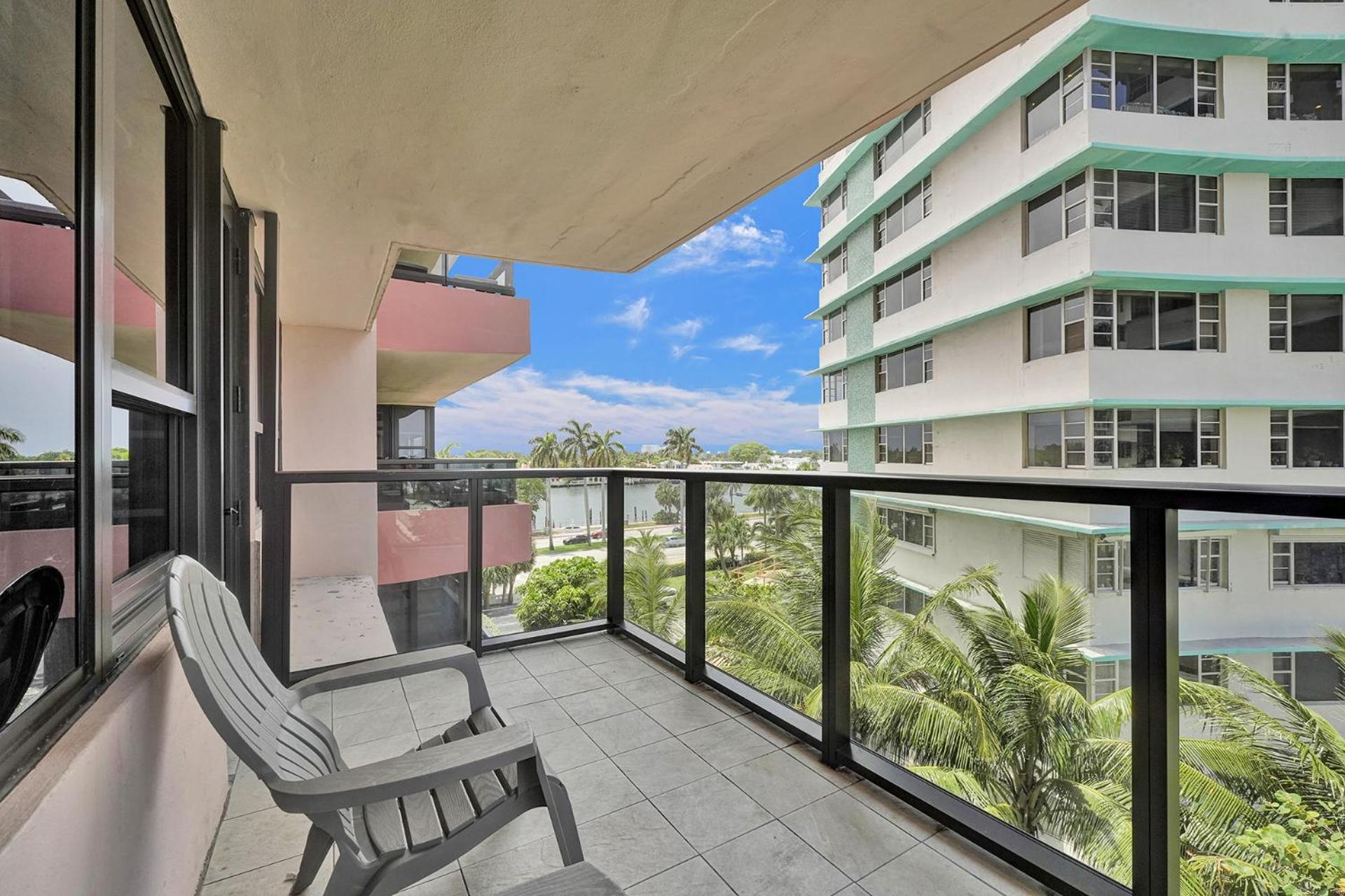 2bd 2ba Miami W Service