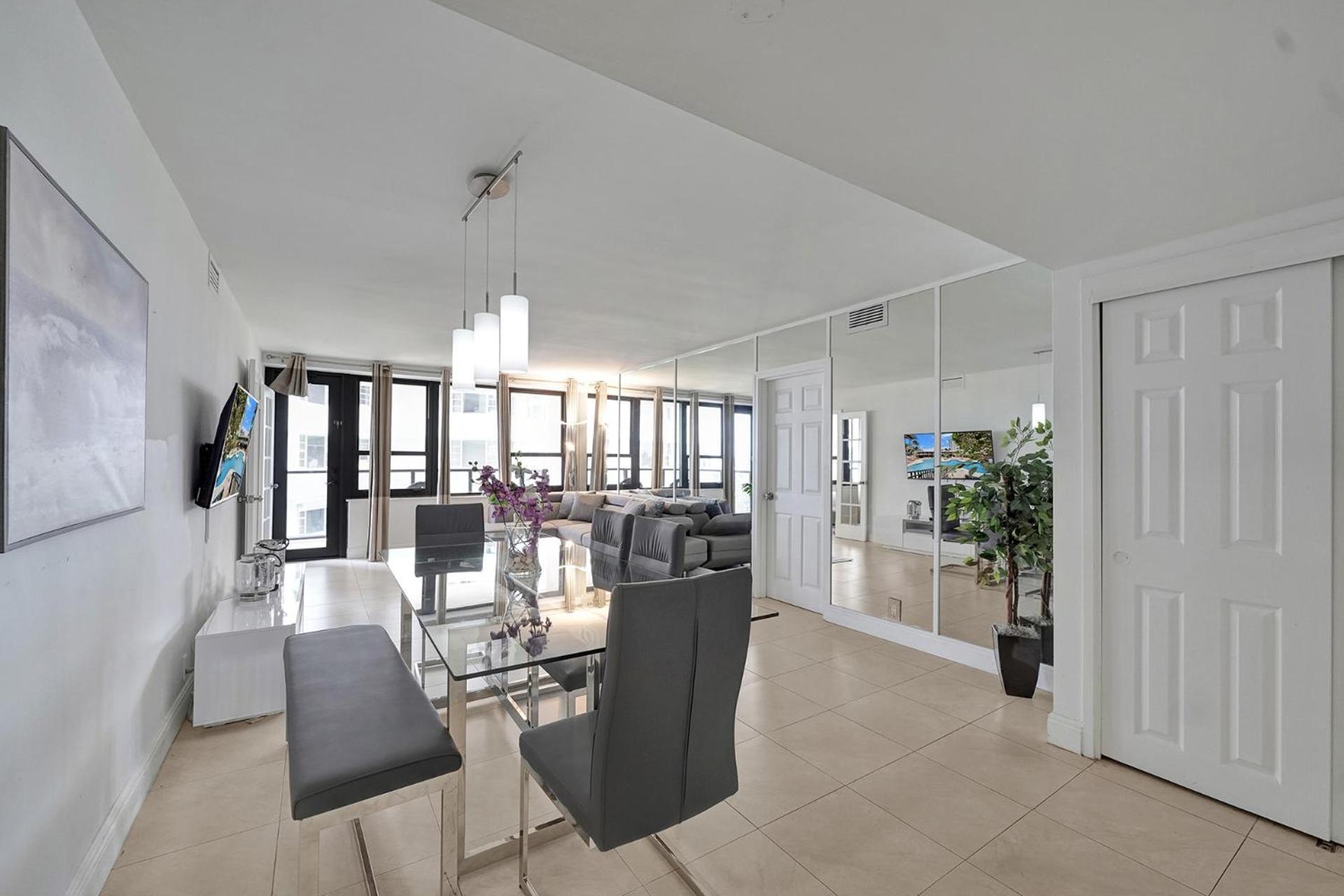 Apartment 2bd 2ba Miami W Service