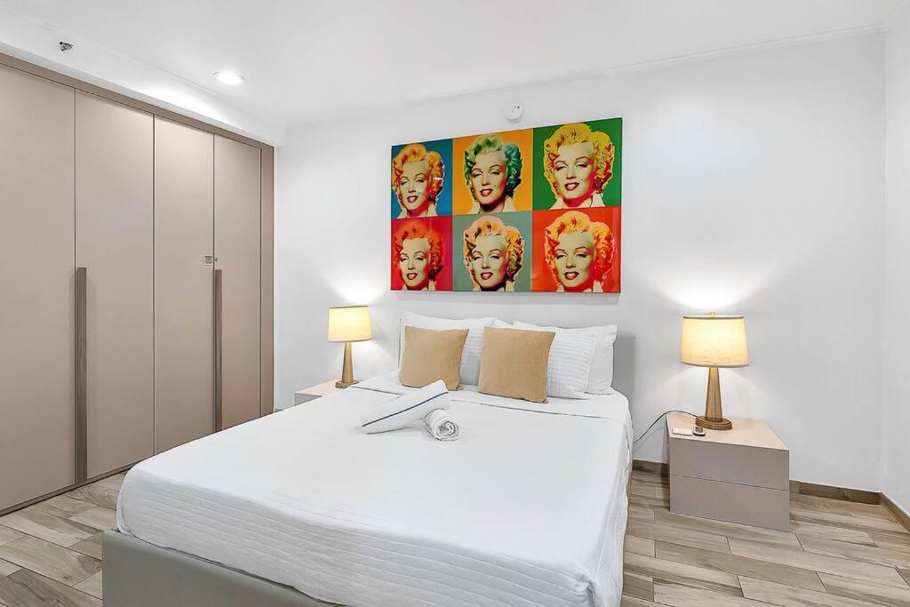 Apartment South Sofi With Direct Beach, Chairs, And Umbrella Access Miami Beach