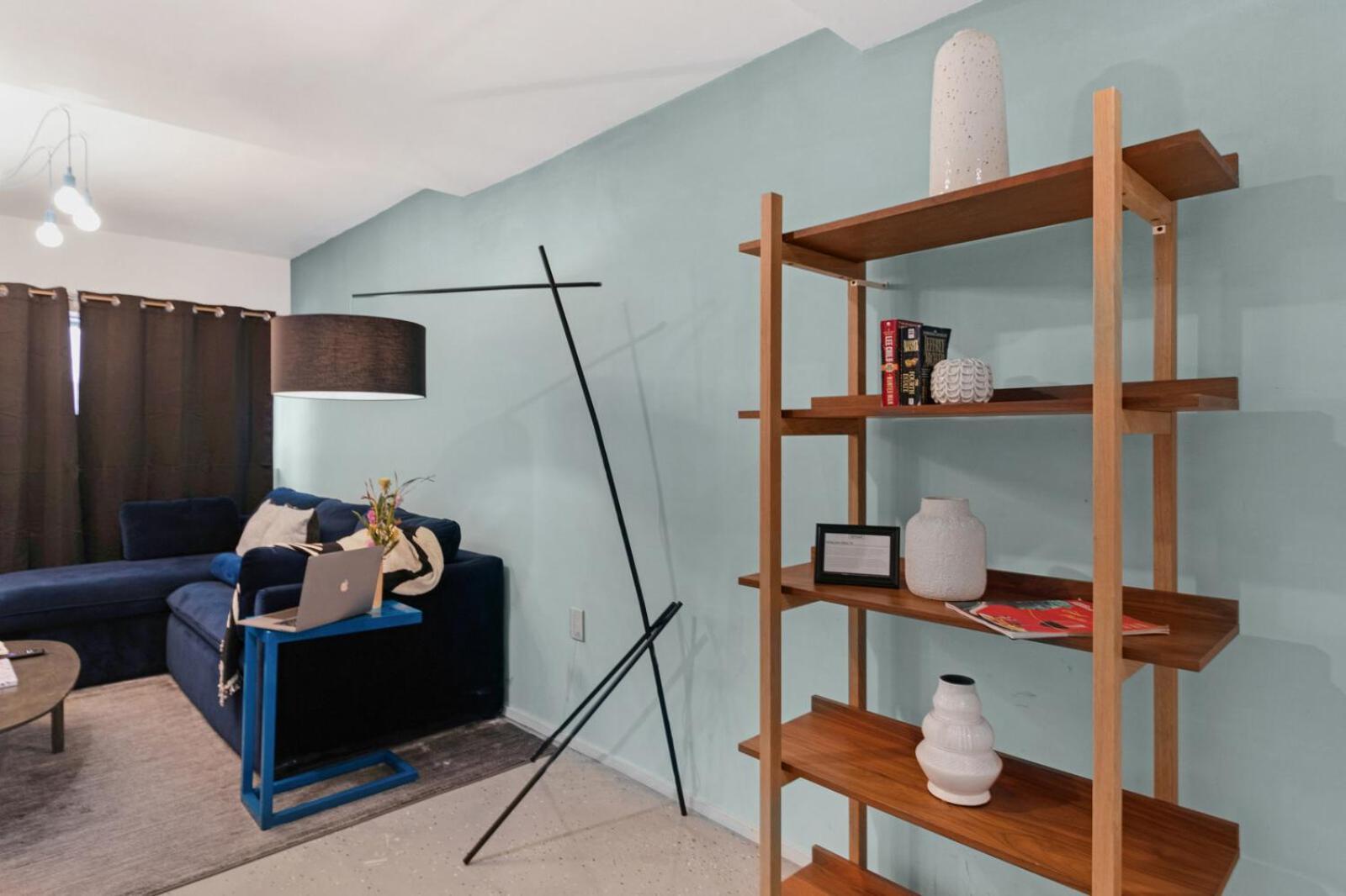 Apartment Roami At 250 Collins *