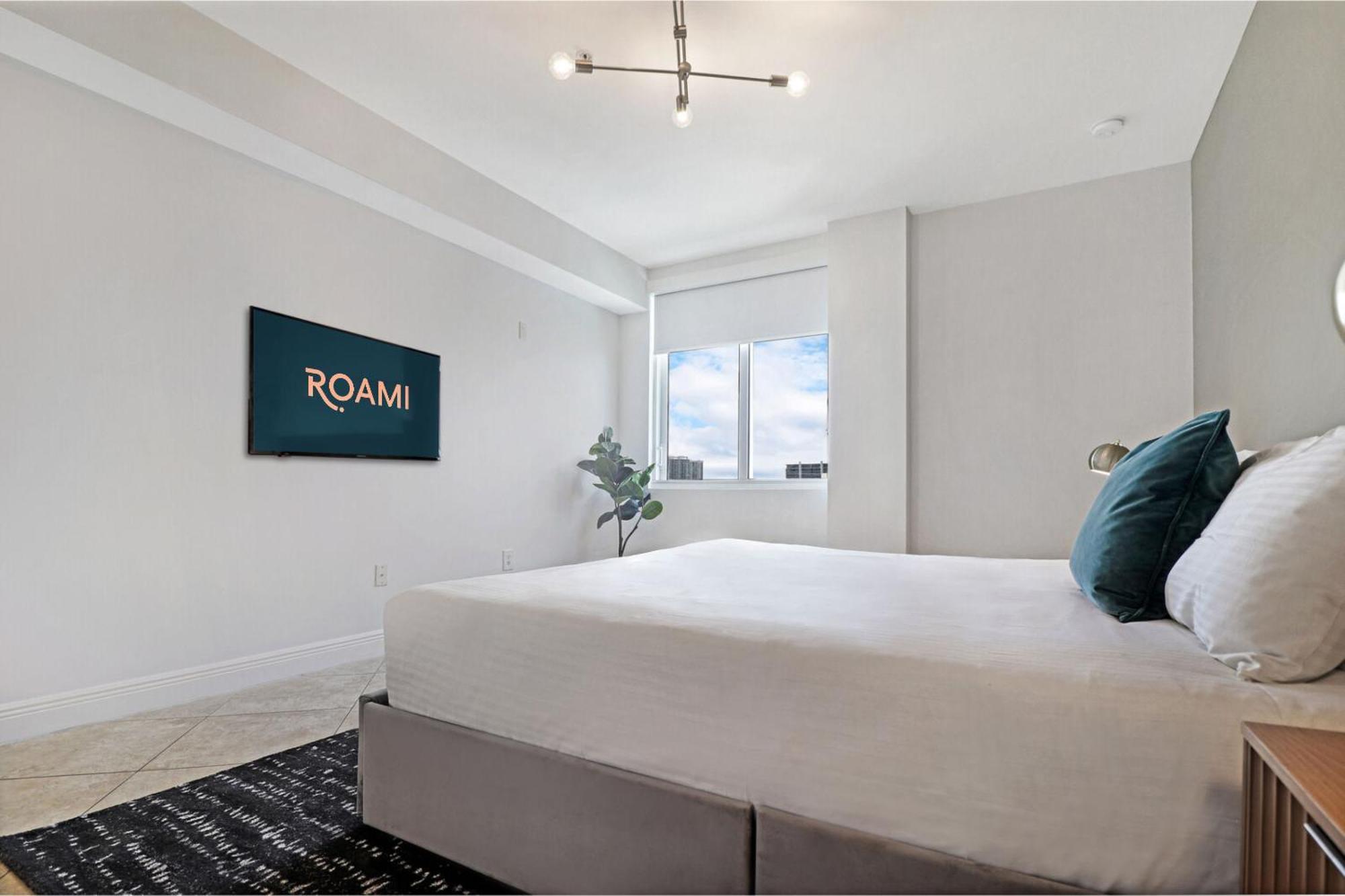 Roami At Sunny Isles Apartment