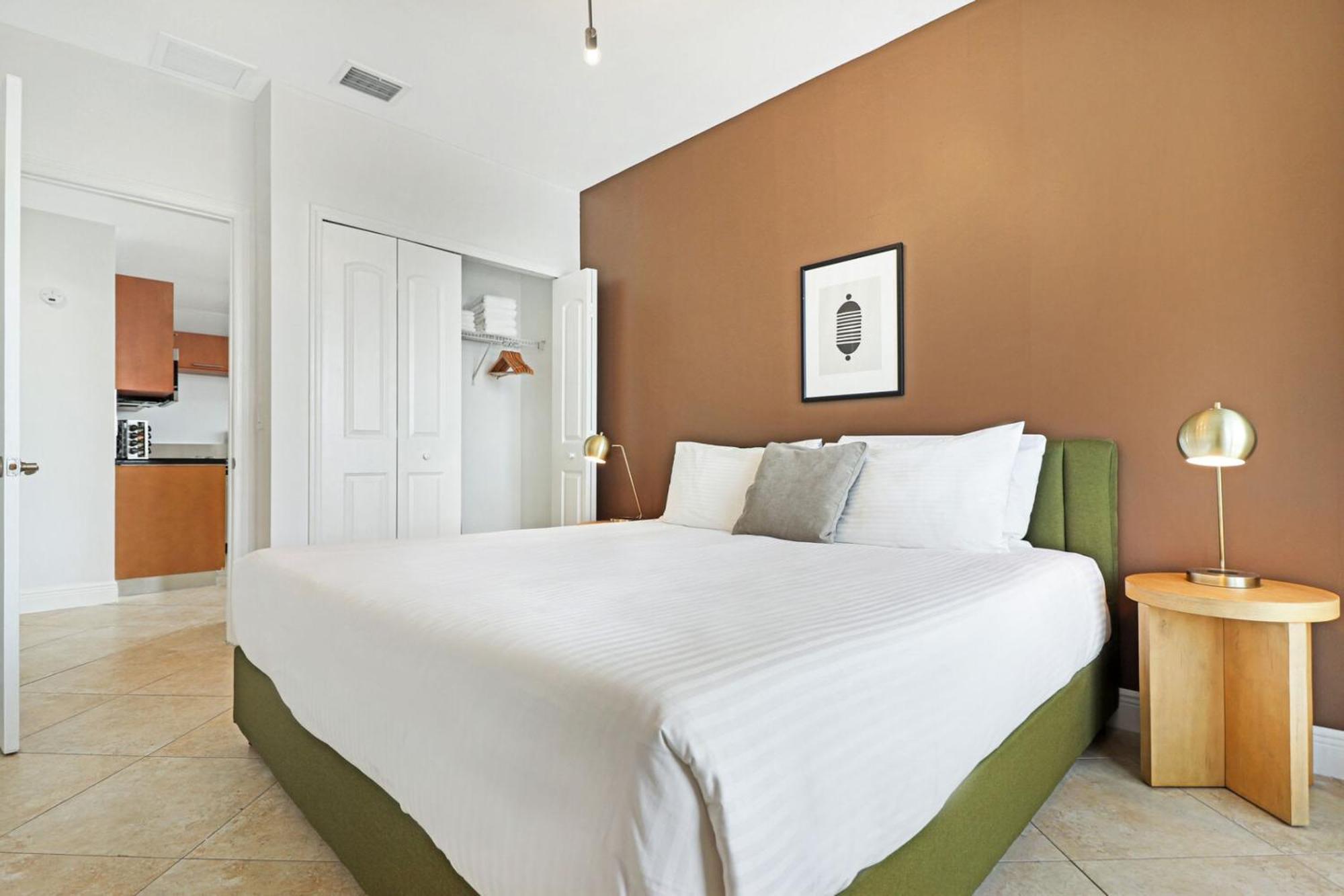 Roami At Sunny Isles * Miami Beach