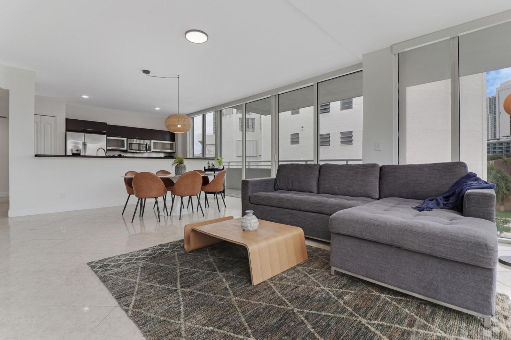 Roami At Sunny Isles *