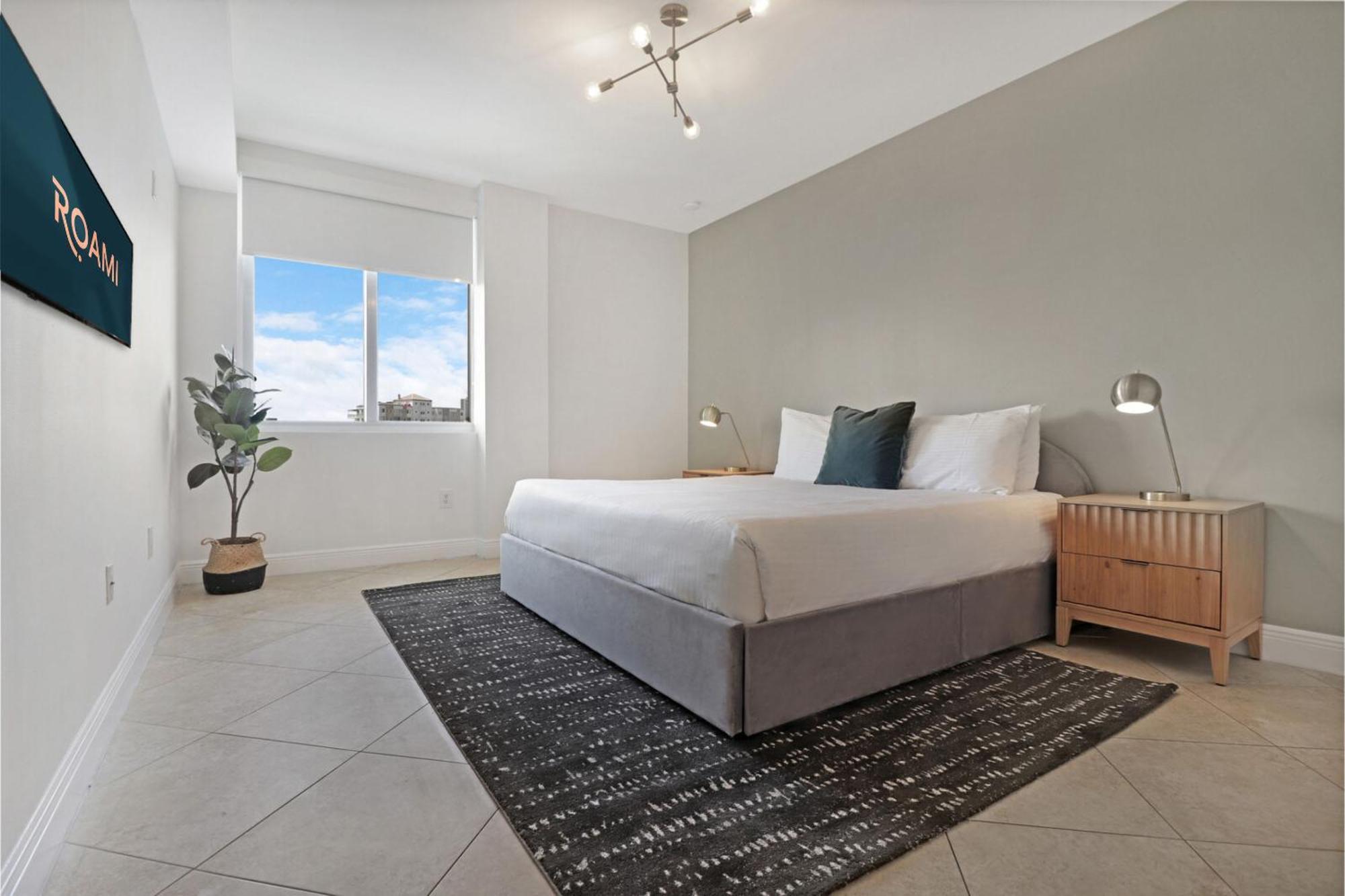 Roami At Sunny Isles