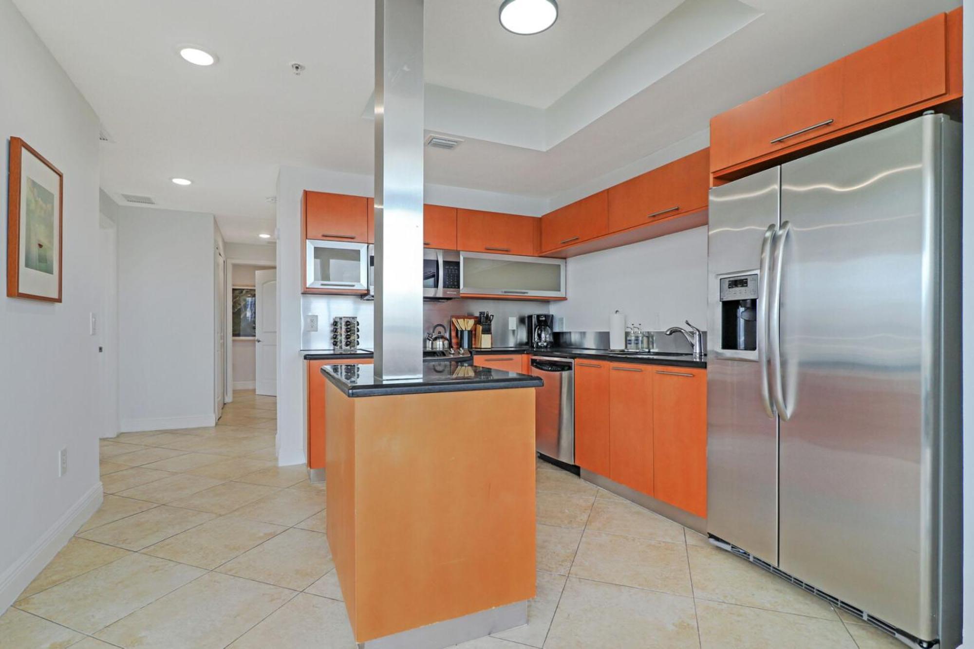 Roami At Sunny Isles Apartment