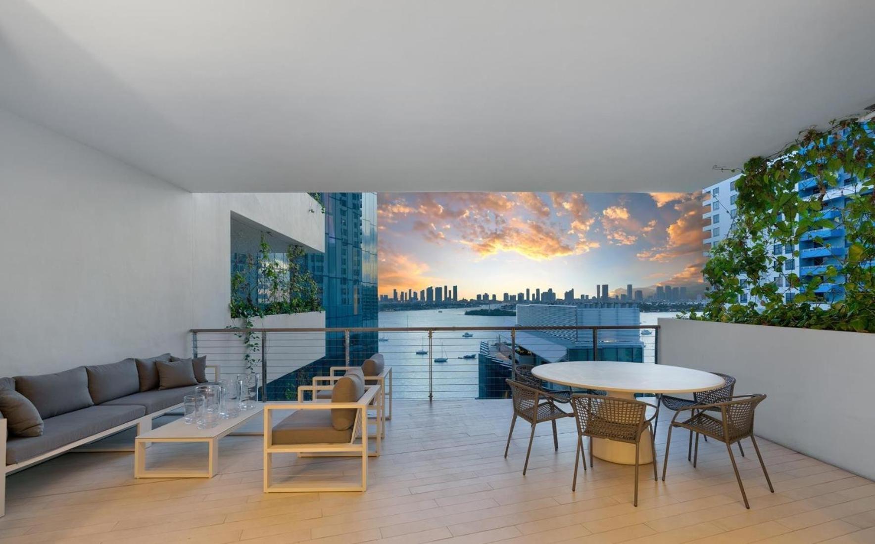 Luxurious Skyline Views In Miami