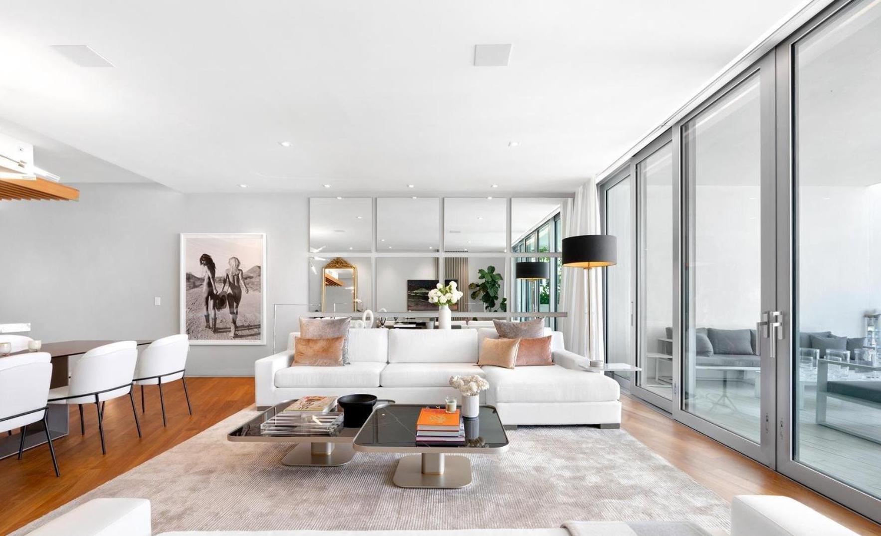 Luxurious Skyline Views In Miami Apartment