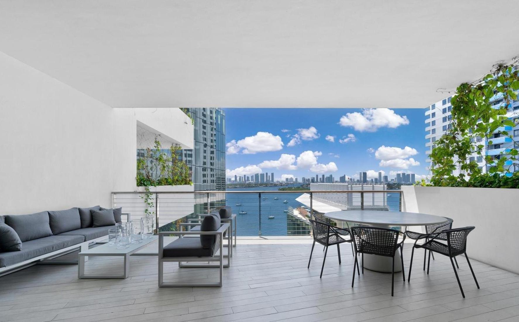 Luxurious Skyline Views In Miami Apartment Miami Beach