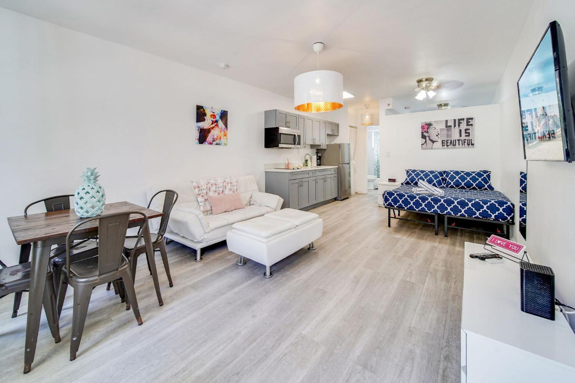 Beachfront 1 Bedroom With 2 Queen Beds On Ocean Drive *