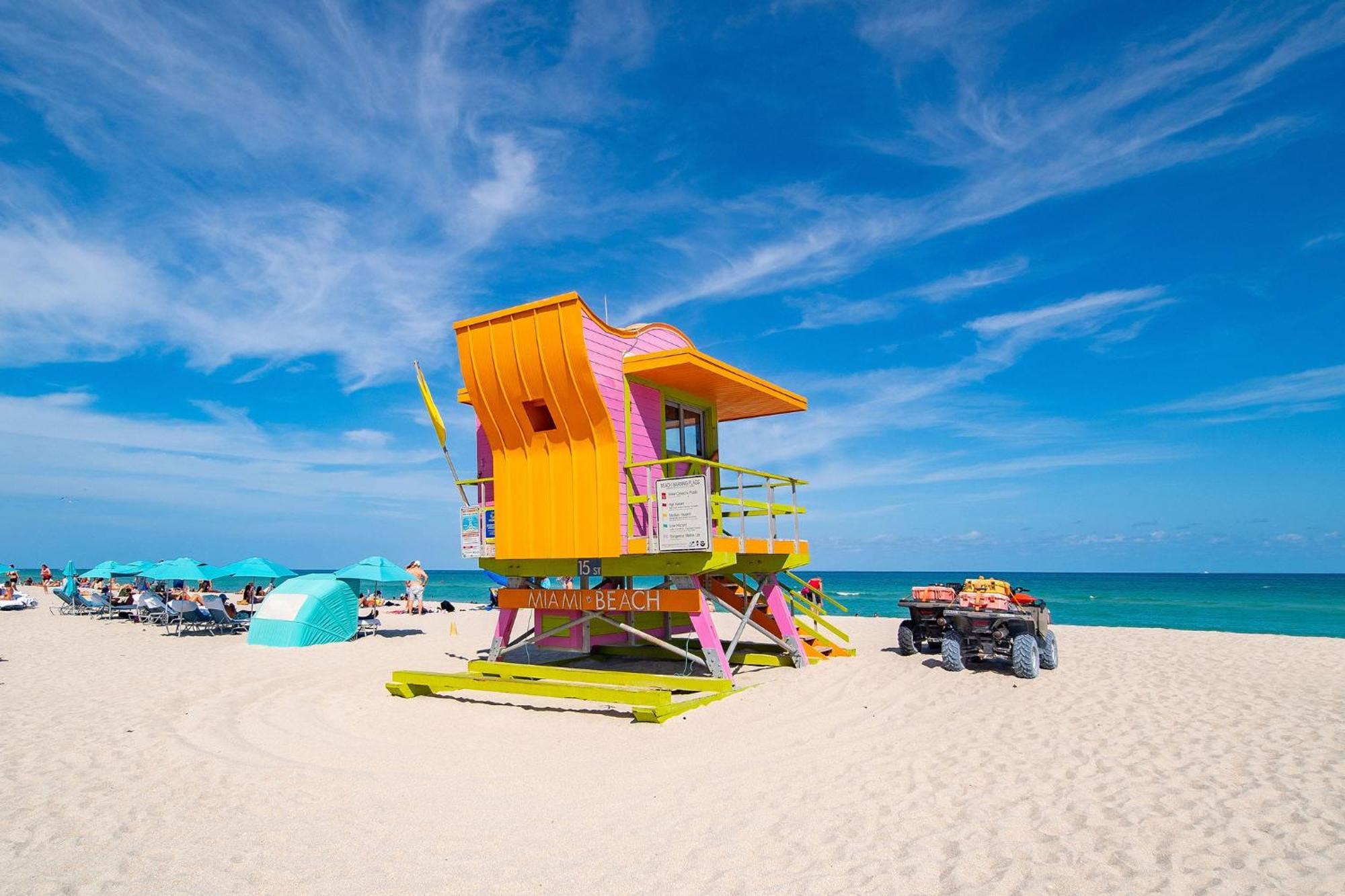 Beachfront 1 Bedroom With 2 Queen Beds On Ocean Drive Apartment