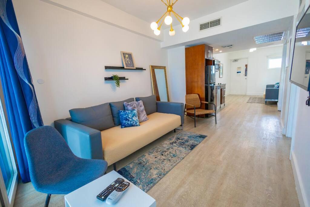Apartment King 1 Bed With Rooftop Pool C202