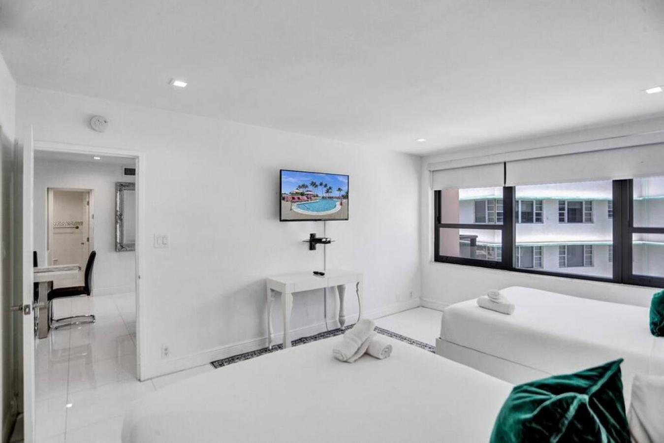 High Floor 2bd With Service 1616 Apartment *