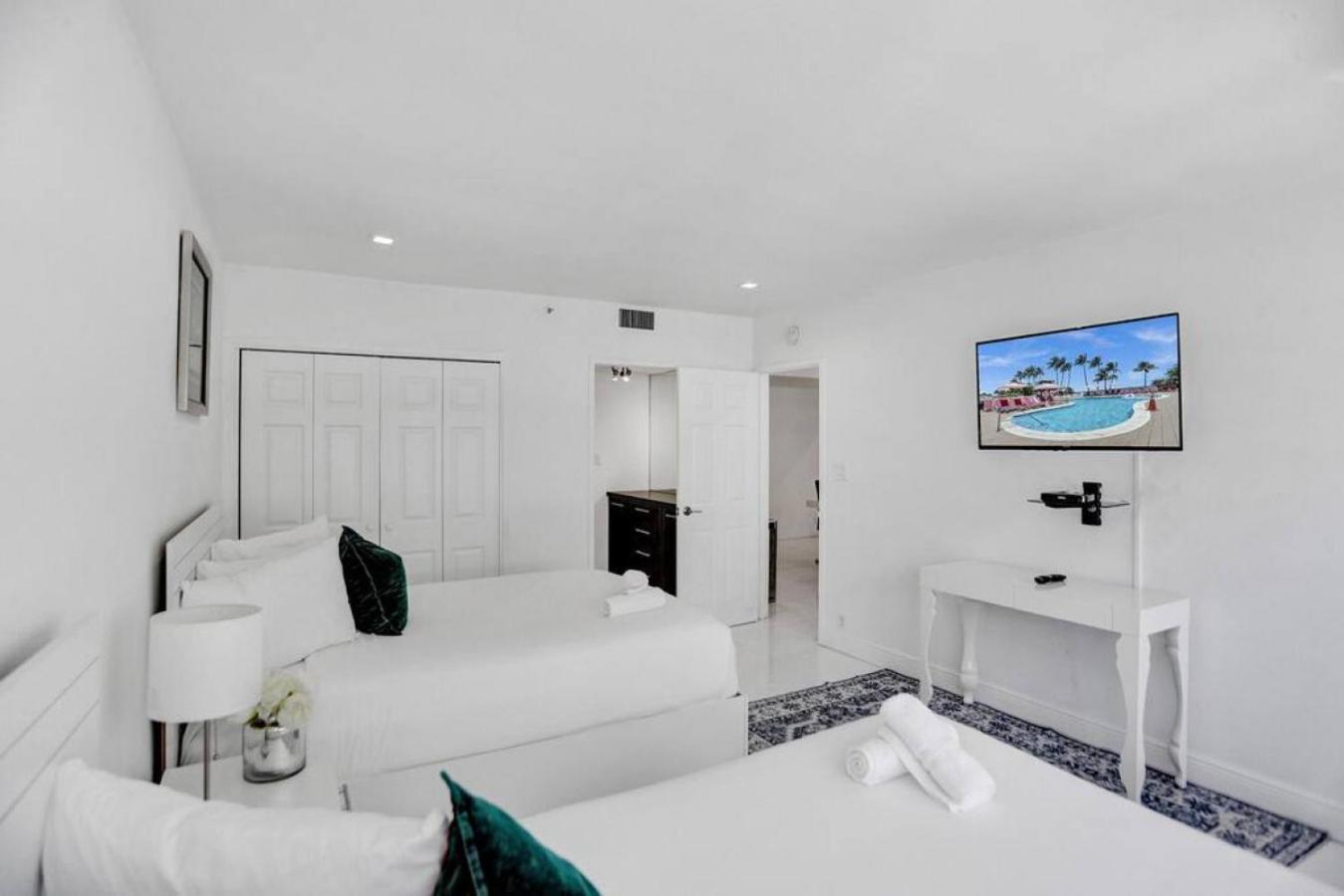 High Floor 2bd With Service 1616 * Miami Beach