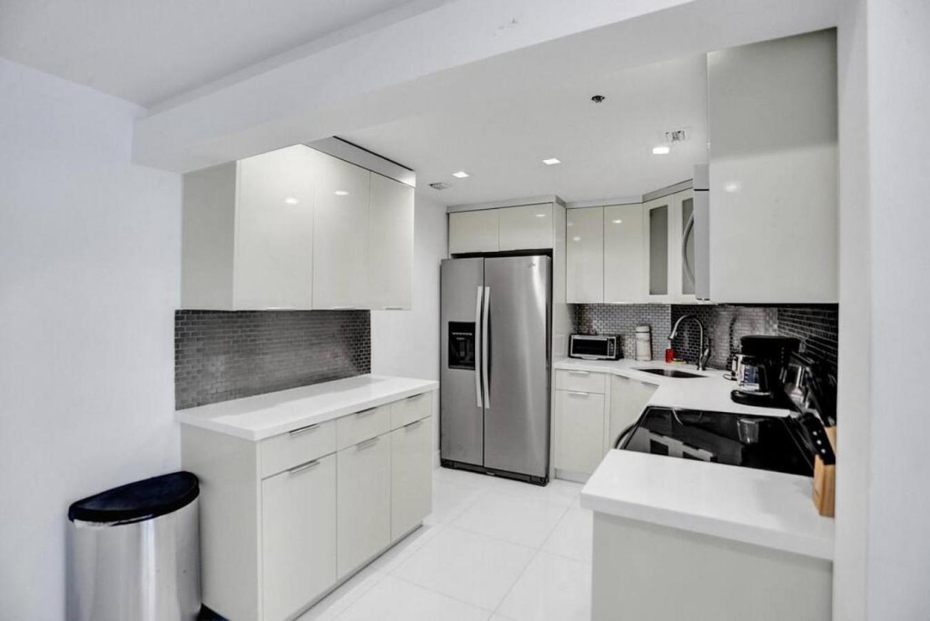 High Floor 2bd With Service 1616 Apartment *