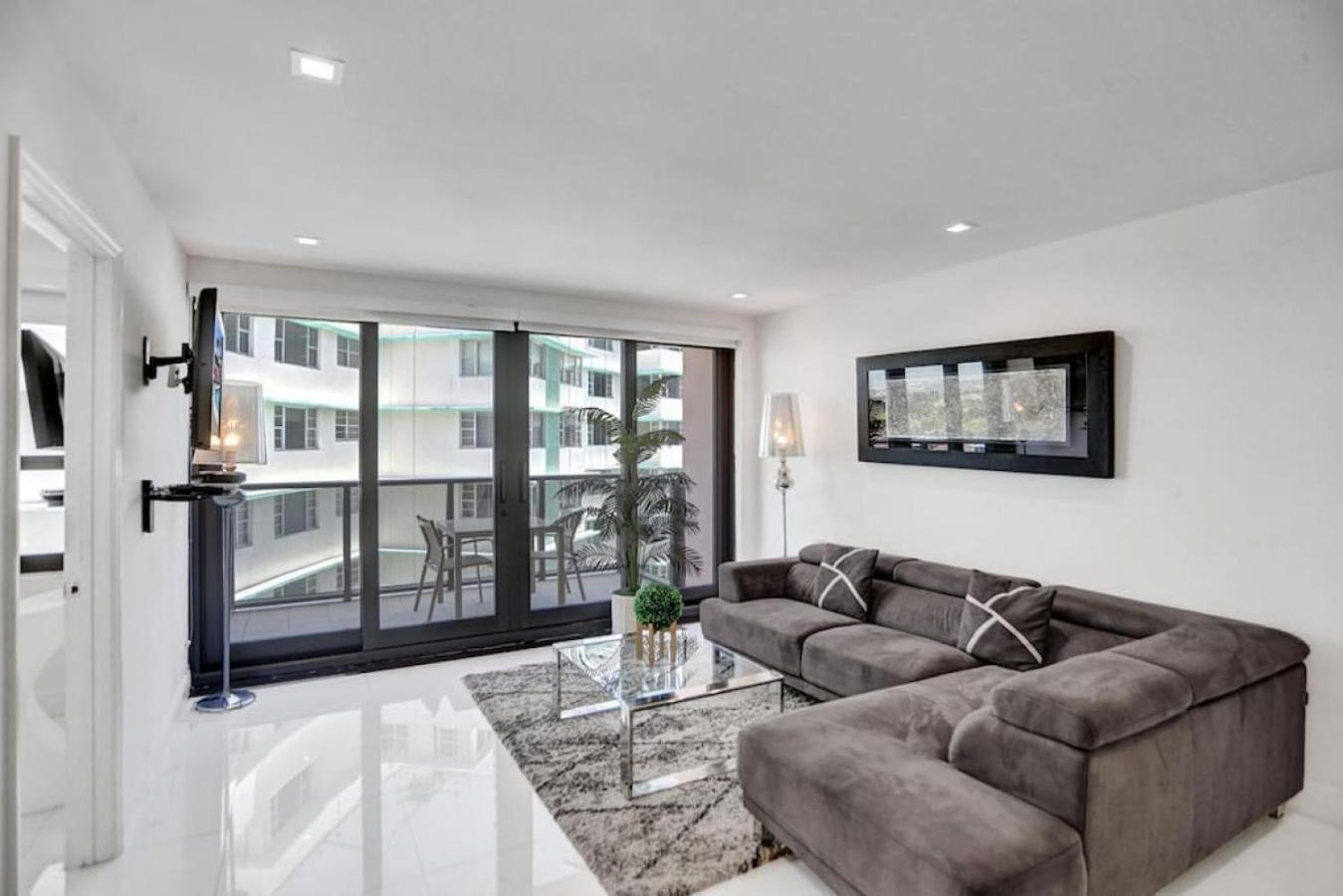 Apartment High Floor 2bd With Service 1616