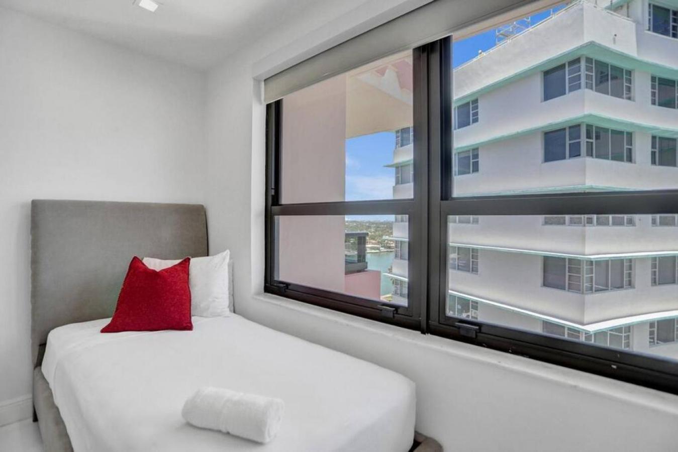 Apartment High Floor 2bd With Service 1616 *