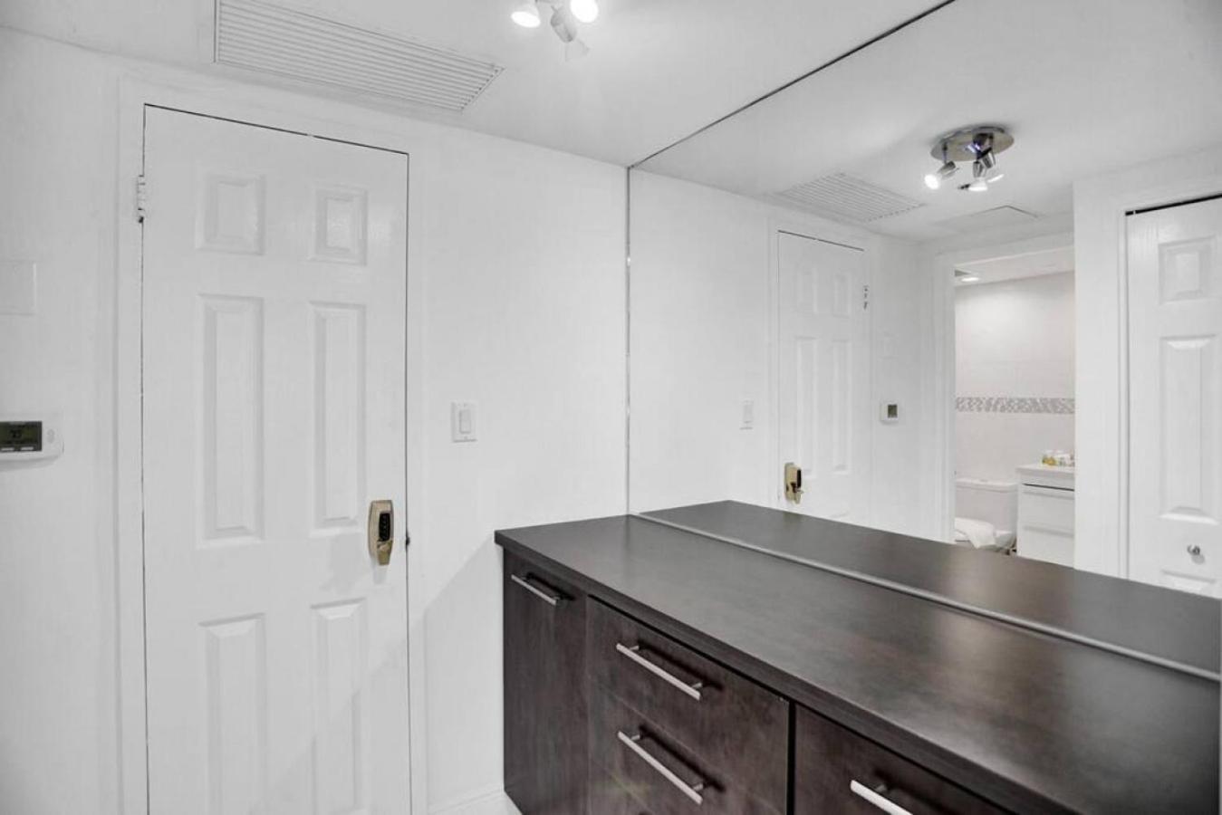 High Floor 2bd With Service 1616 * Miami Beach