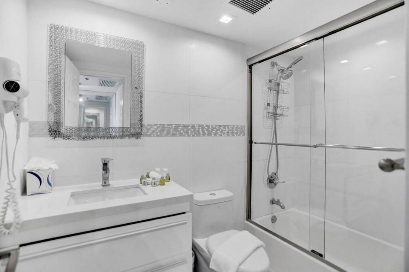 High Floor 2bd With Service 1616