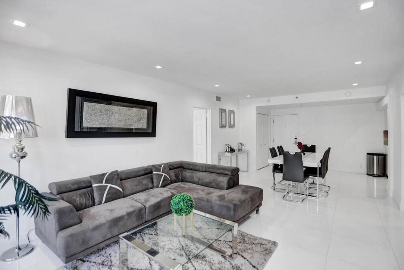 Apartment High Floor 2bd With Service 1616 *