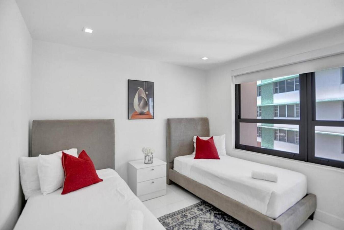 High Floor 2bd With Service 1616 * Miami Beach