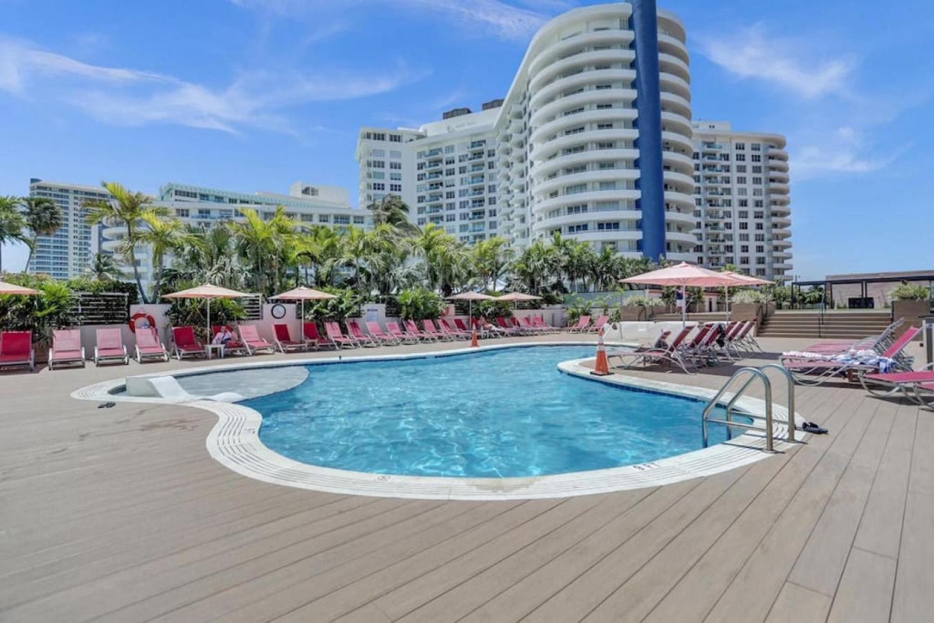 High Floor 2bd With Service 1616 Apartment