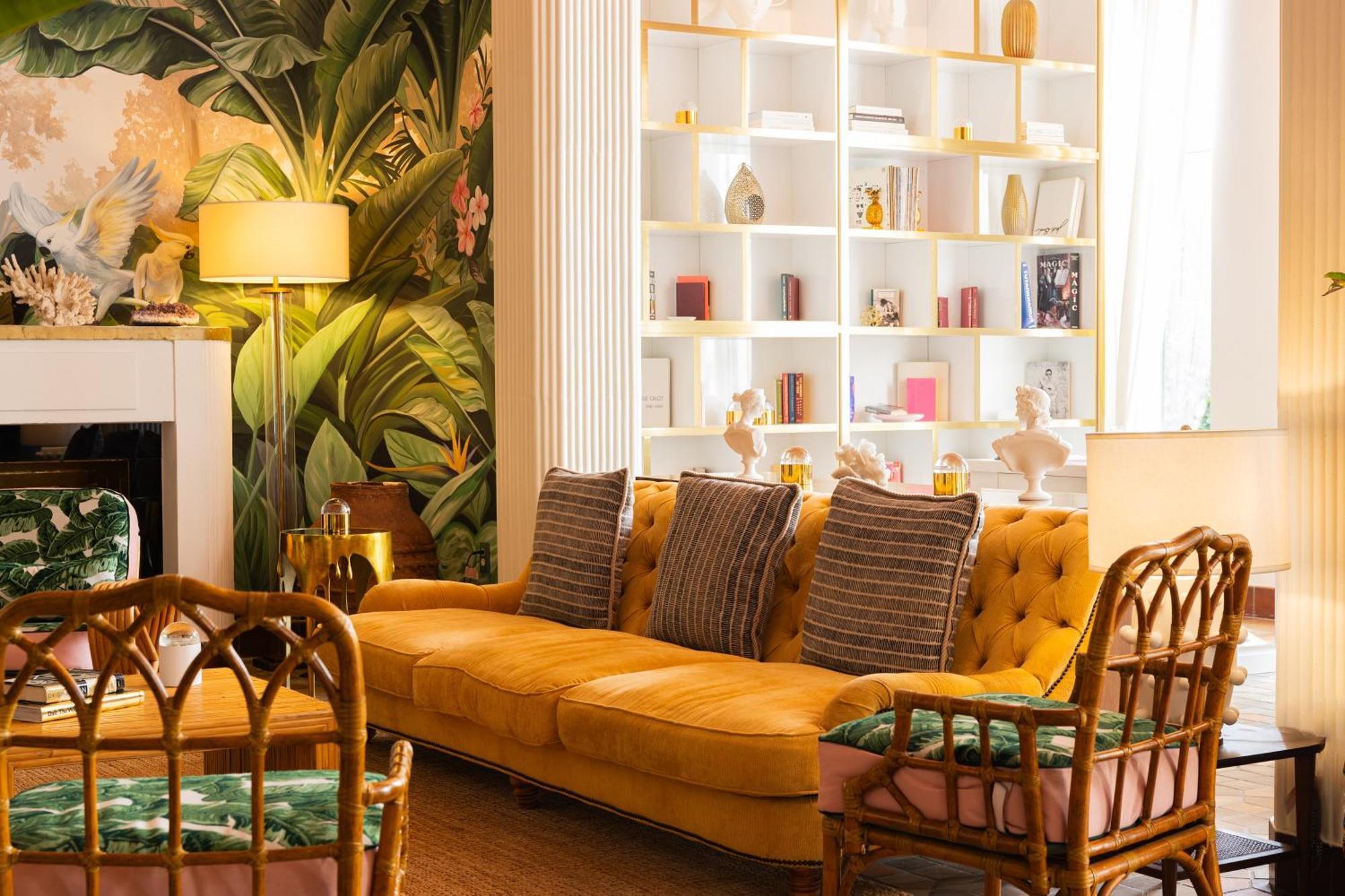 Hotel The Savoy & Club 4*