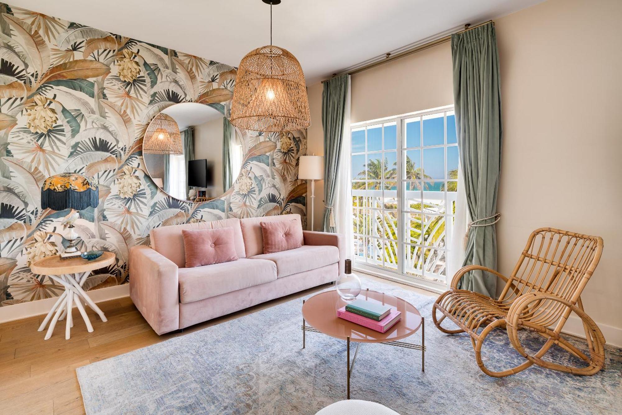 The Savoy & Club 4* Miami Beach