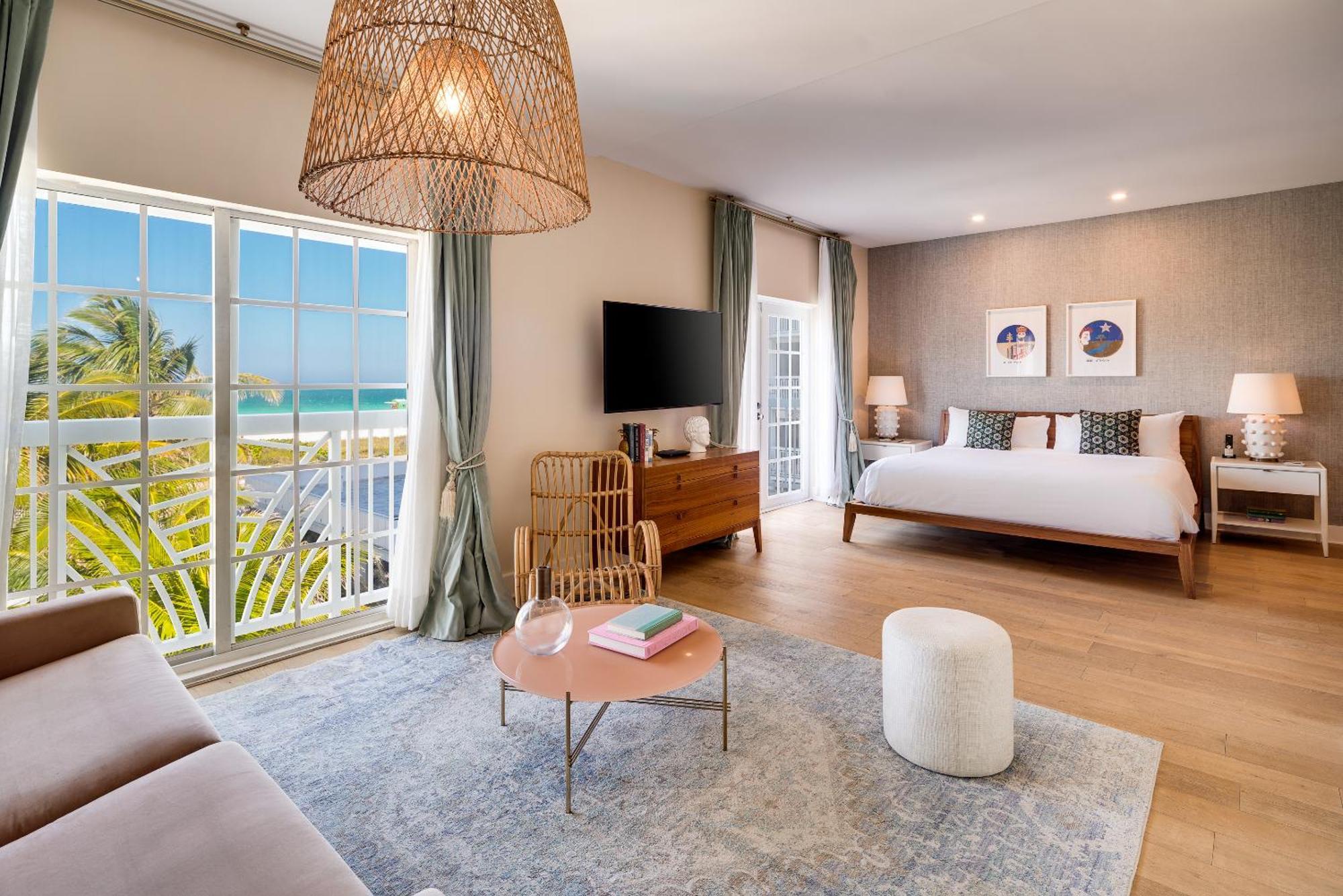 The Savoy & Club 4*