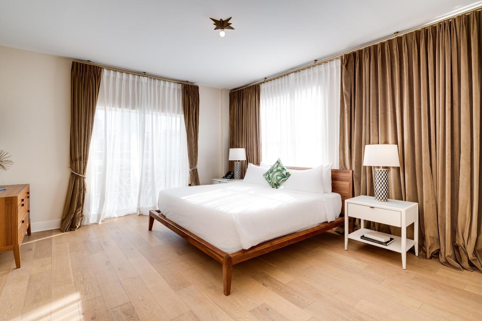 The Savoy & Club Hotel 4*