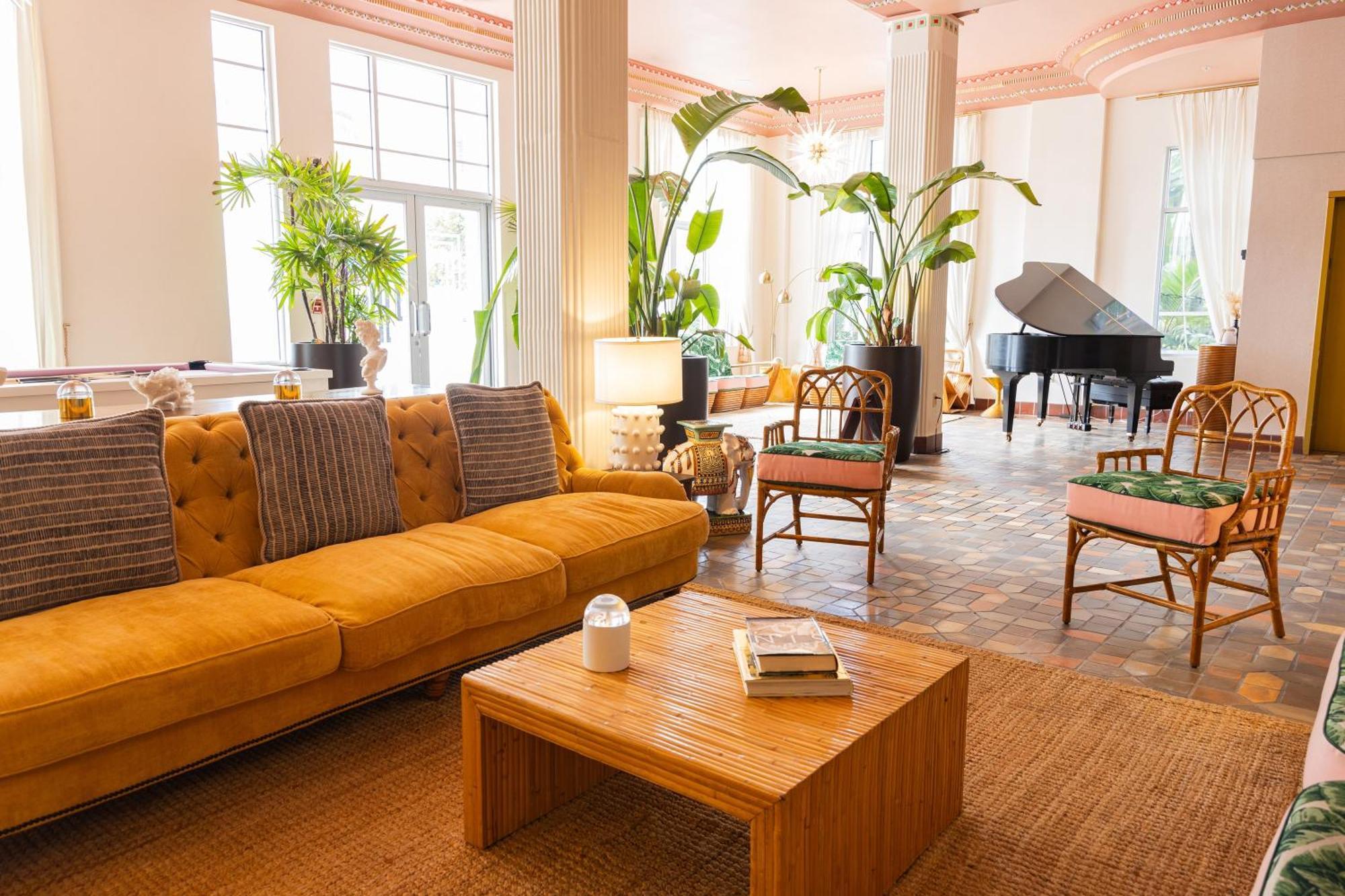The Savoy & Club Hotel Miami Beach