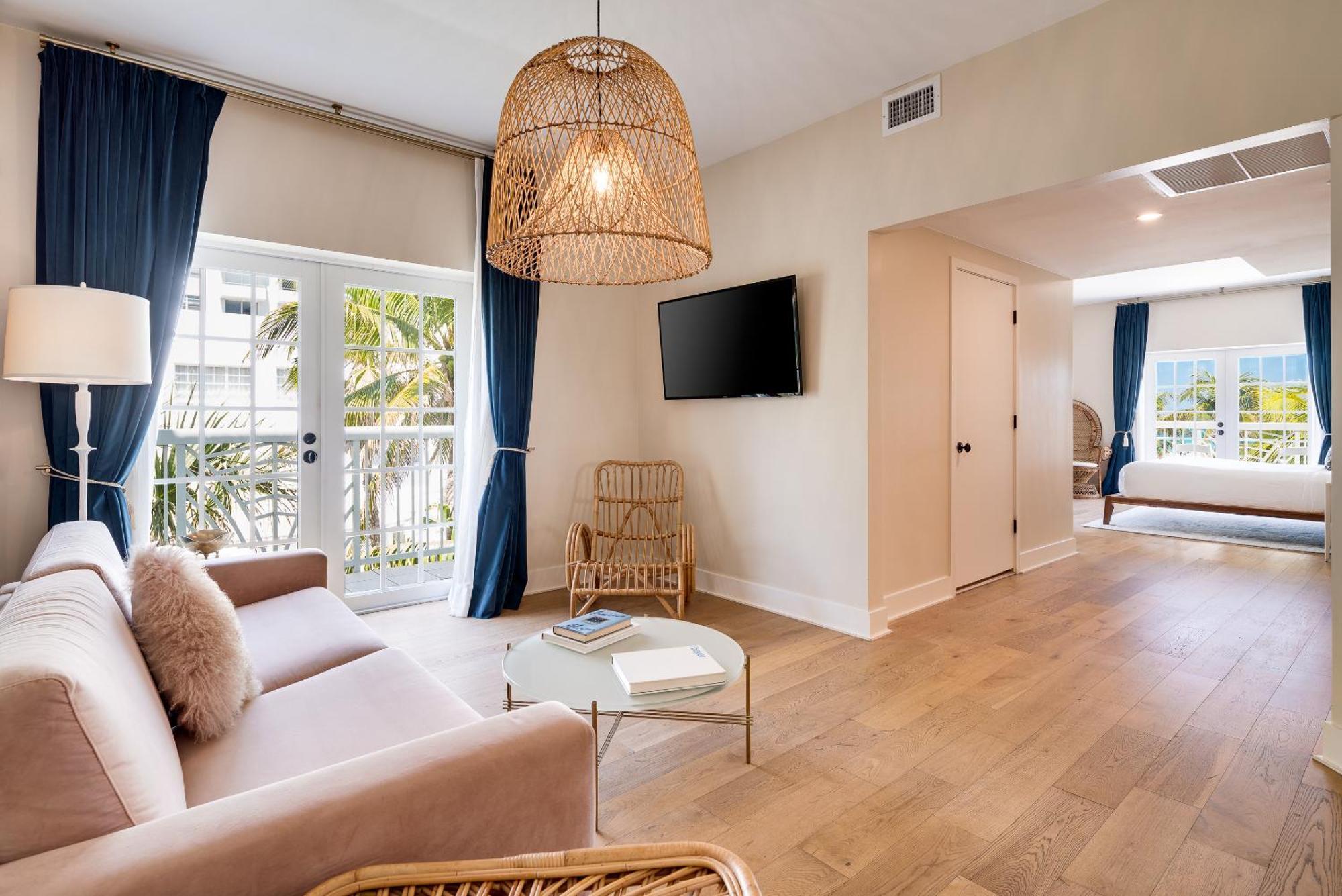 The Savoy & Club 4* Miami Beach