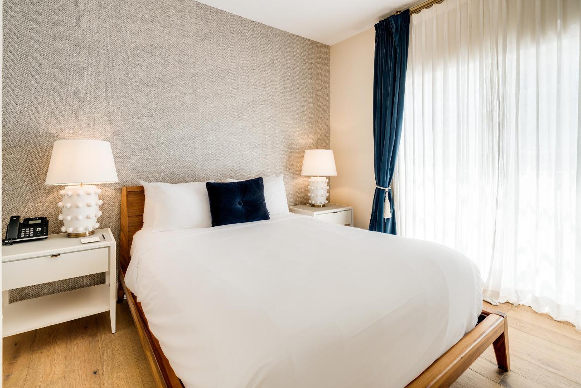 Hotel The Savoy & Club 4*