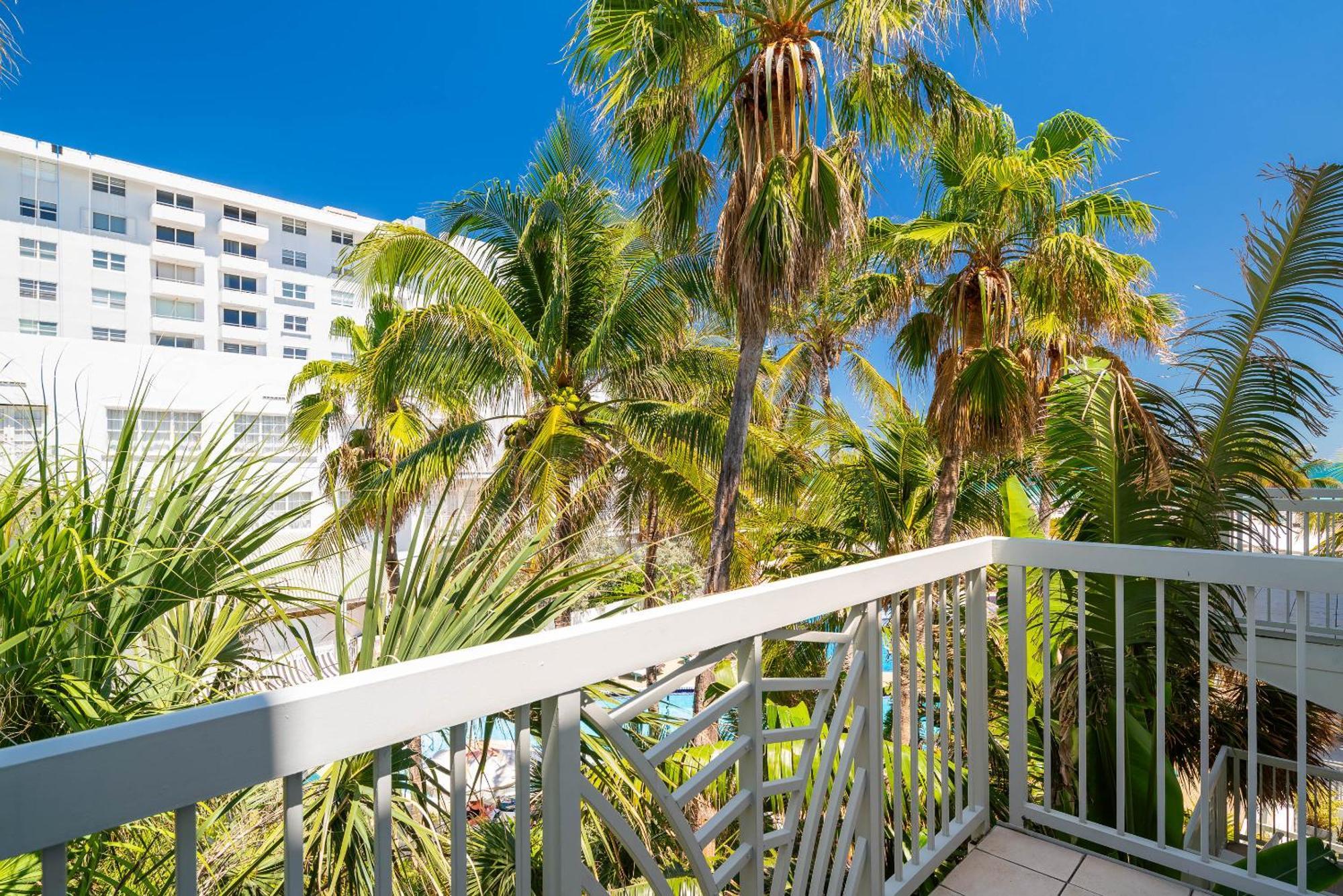 The Savoy & Club 4* Miami Beach